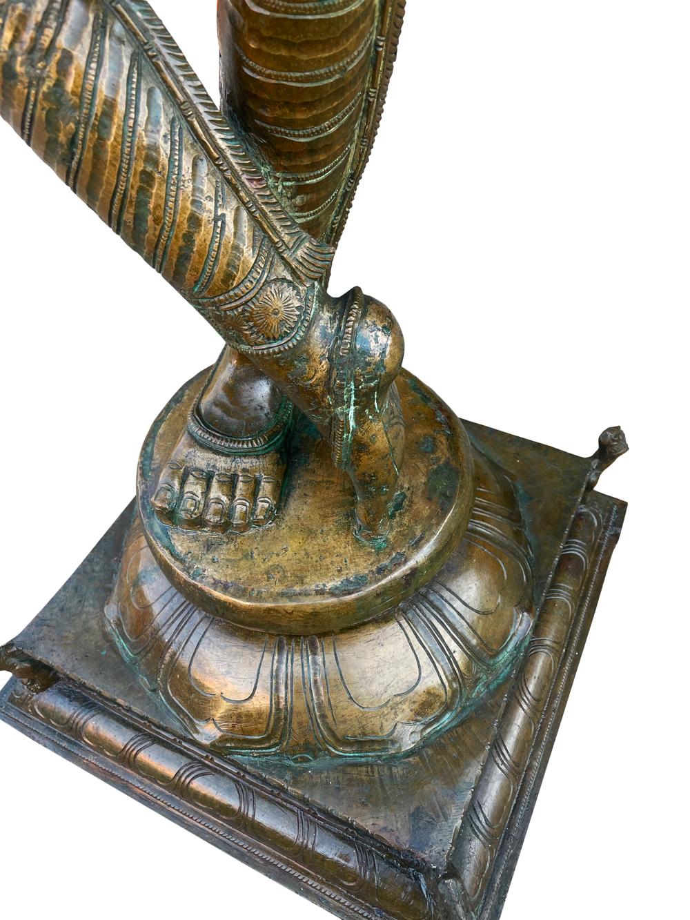 Buddha-Statue oder Skulptur aus gegossener Bronze Krishna India aus dem 19. Jahrhundert im Zustand „Gut“ in Philadelphia, PA