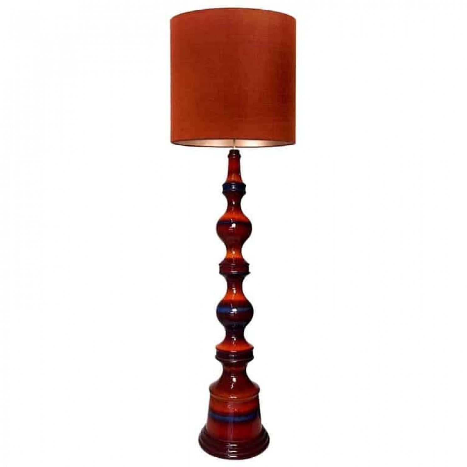 Exceptional large ceramic bubble floor lamp, Germany, 1960s. A sculptural high-end piece made of handmade ceramic in rich glazed dark red orange, brick and blue tones. With a new custom made silk lamp shade by René Houben and a warm bronze or gold