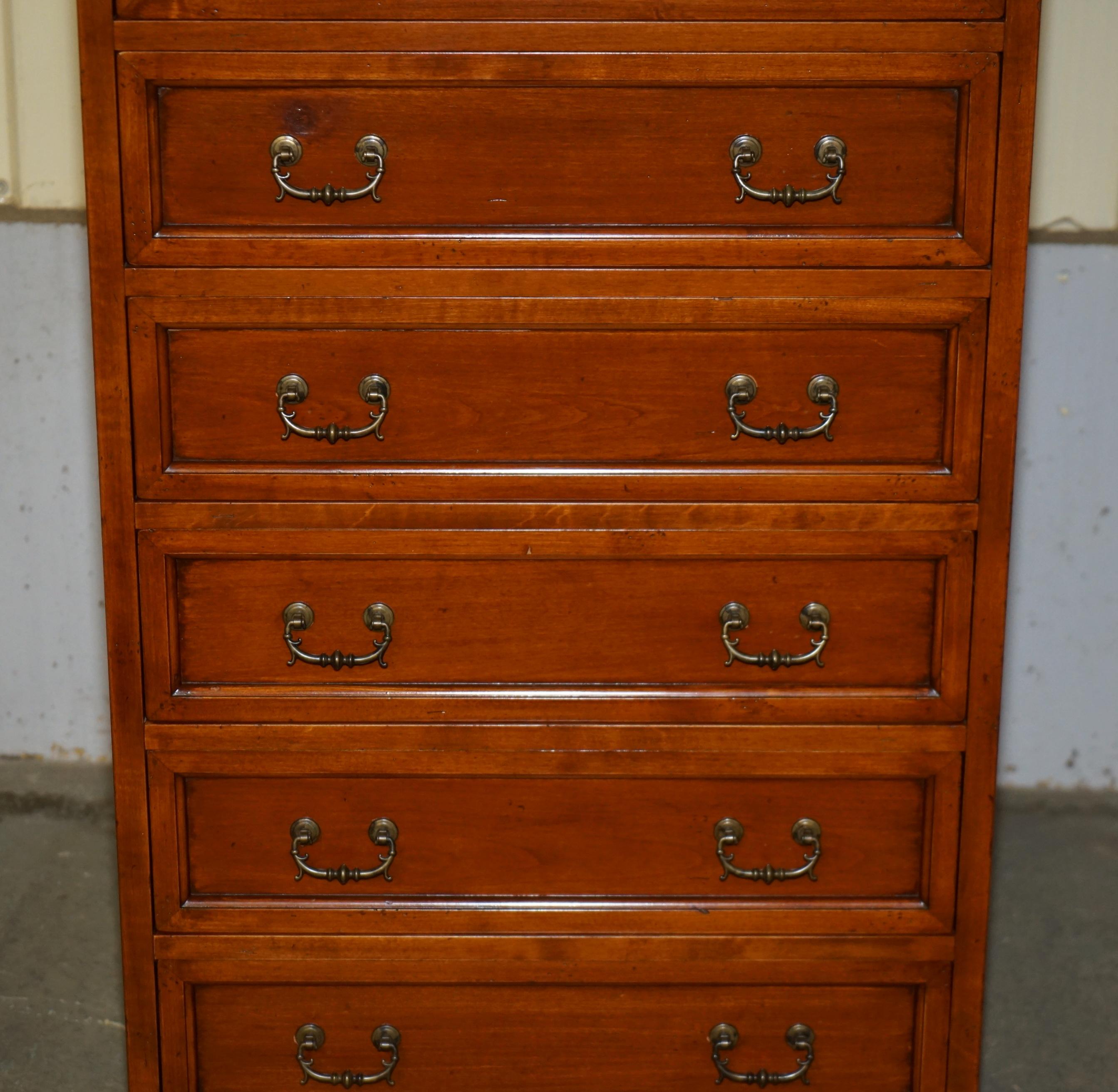 italien EXTRA GRAND CONSORZIO MOBILI TALLBOY DRAWERs IN CHERRY WOOD, HUGE STORAGE en vente