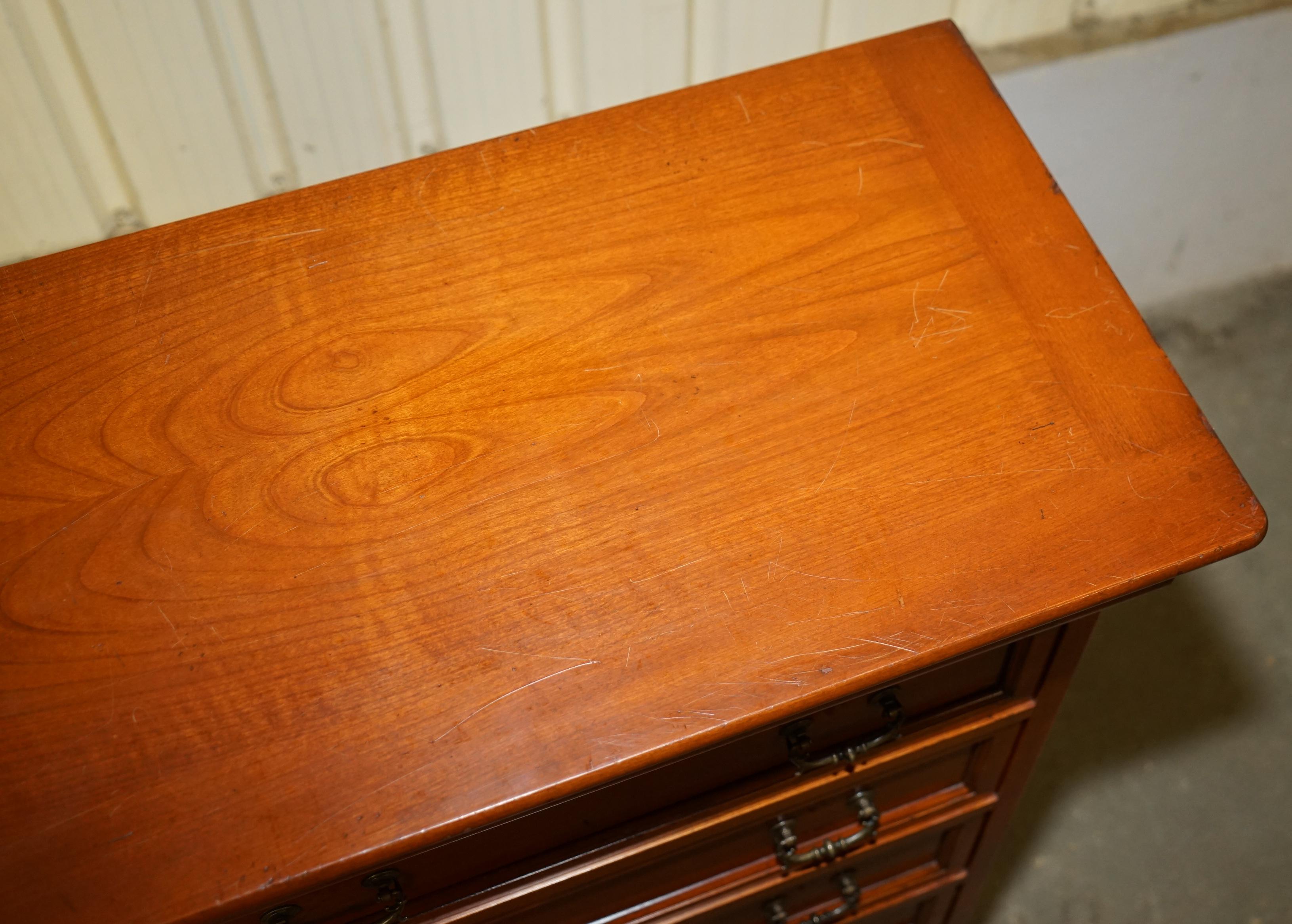 EXTRA GRAND CONSORZIO MOBILI TALLBOY DRAWERs IN CHERRY WOOD, HUGE STORAGE en vente 1