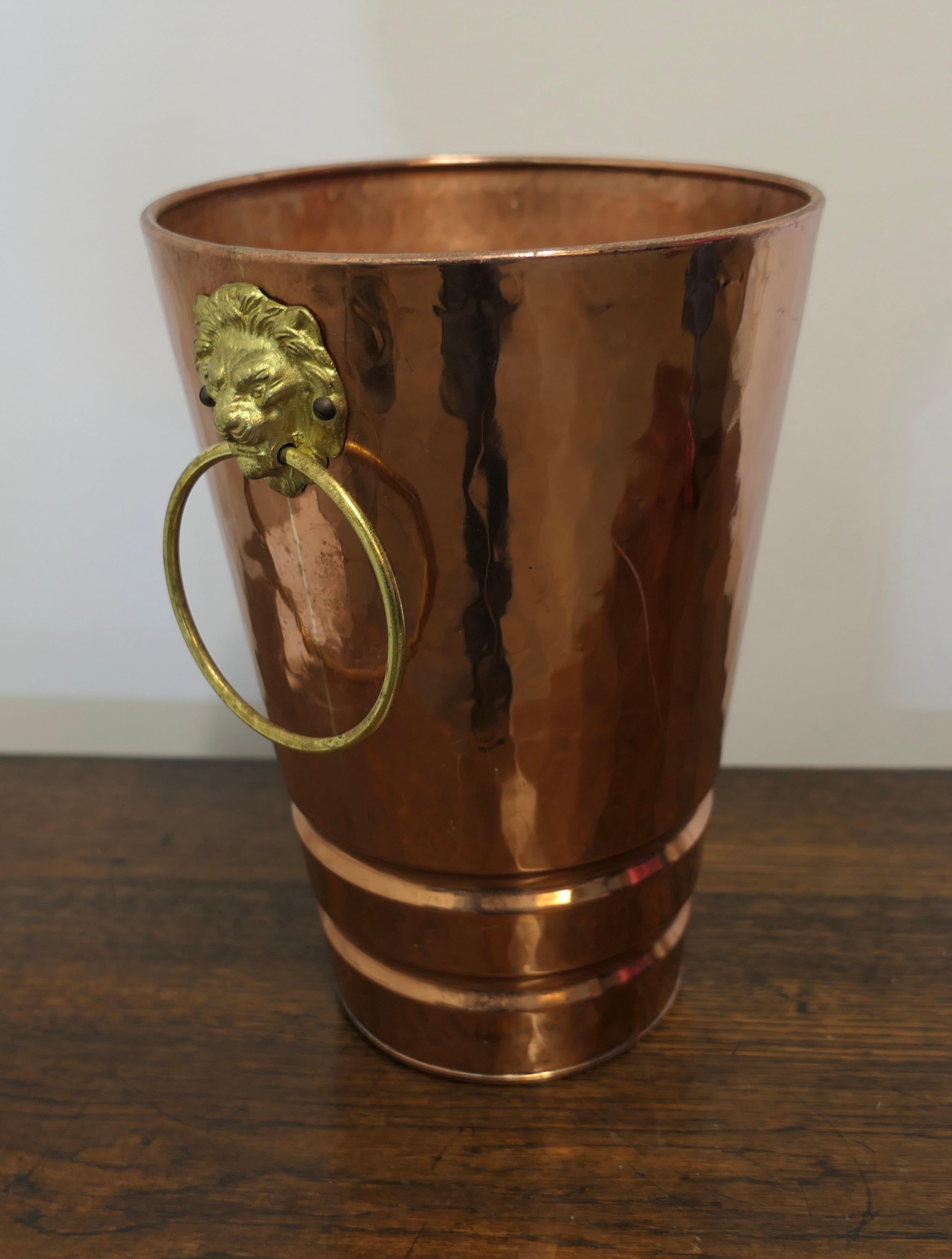 Extra Large Copper and Brass Villedieu Champagne/Ice Bucket In Good Condition For Sale In Chillerton, Isle of Wight