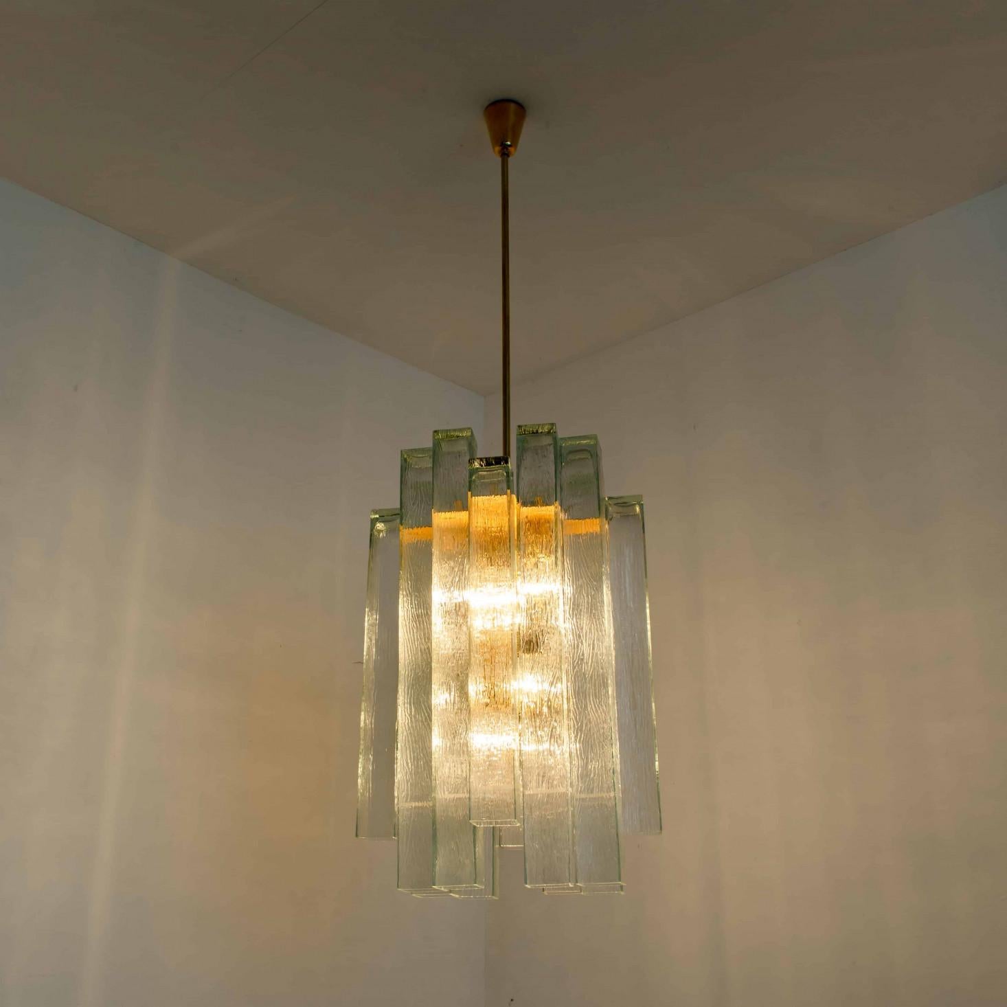 Lampadario extra large in vetro e ottone Doria, Germania, anni '60 in vendita 6