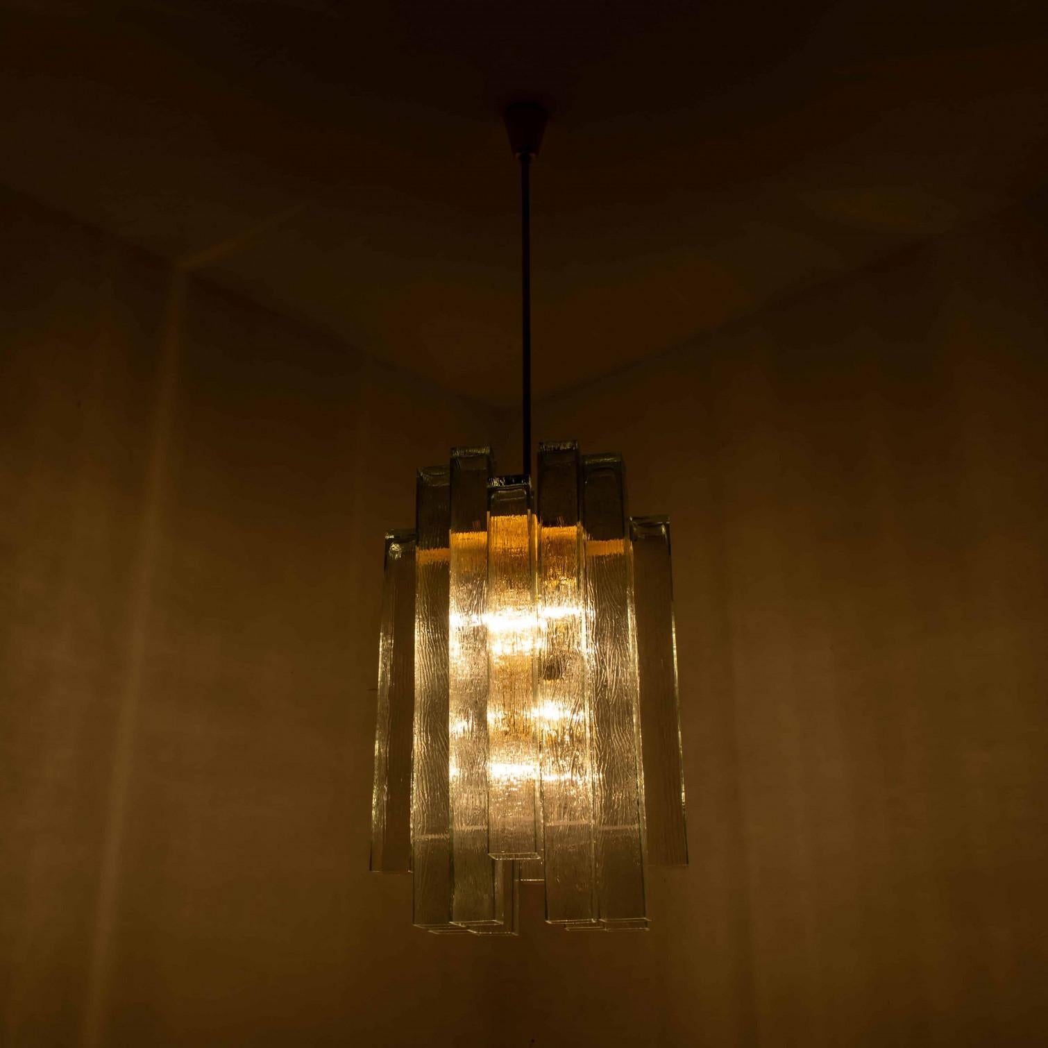 Lampadario extra large in vetro e ottone Doria, Germania, anni '60 in vendita 7