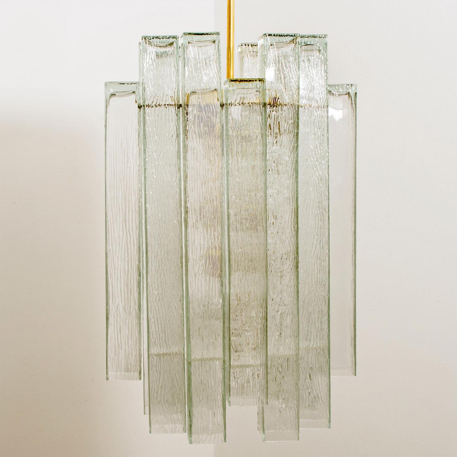 Altro Lampadario extra large in vetro e ottone Doria, Germania, anni '60 in vendita