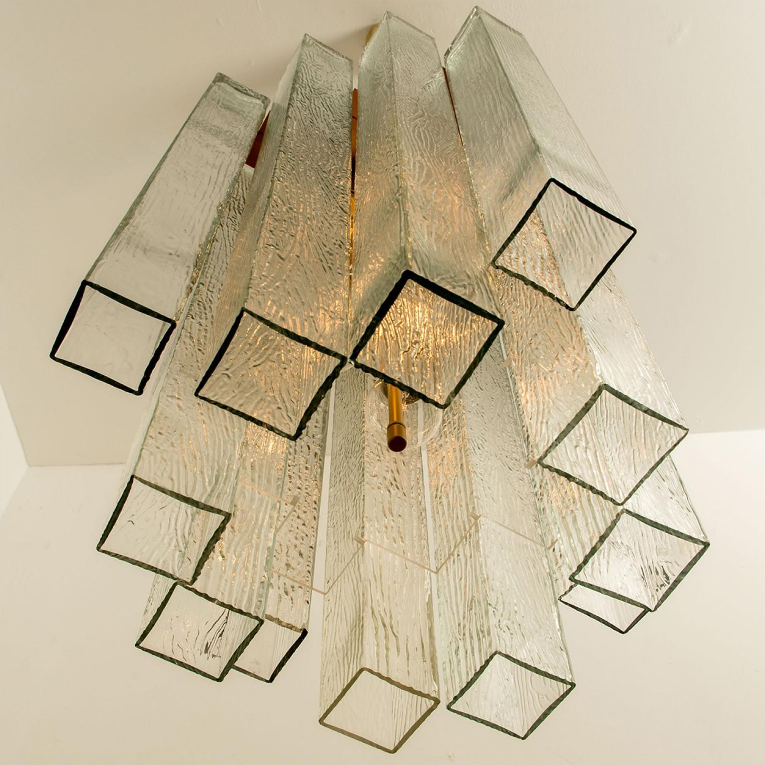 Metà XX secolo Lampadario extra large in vetro e ottone Doria, Germania, anni '60 in vendita