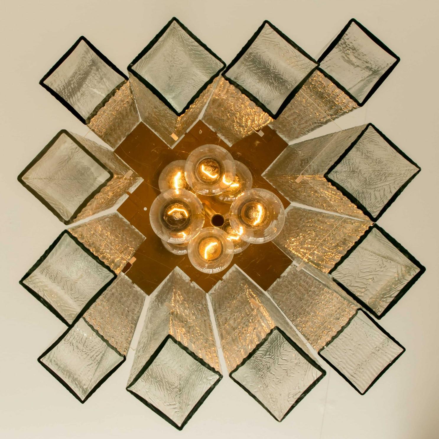 Ottone Lampadario extra large in vetro e ottone Doria, Germania, anni '60 in vendita