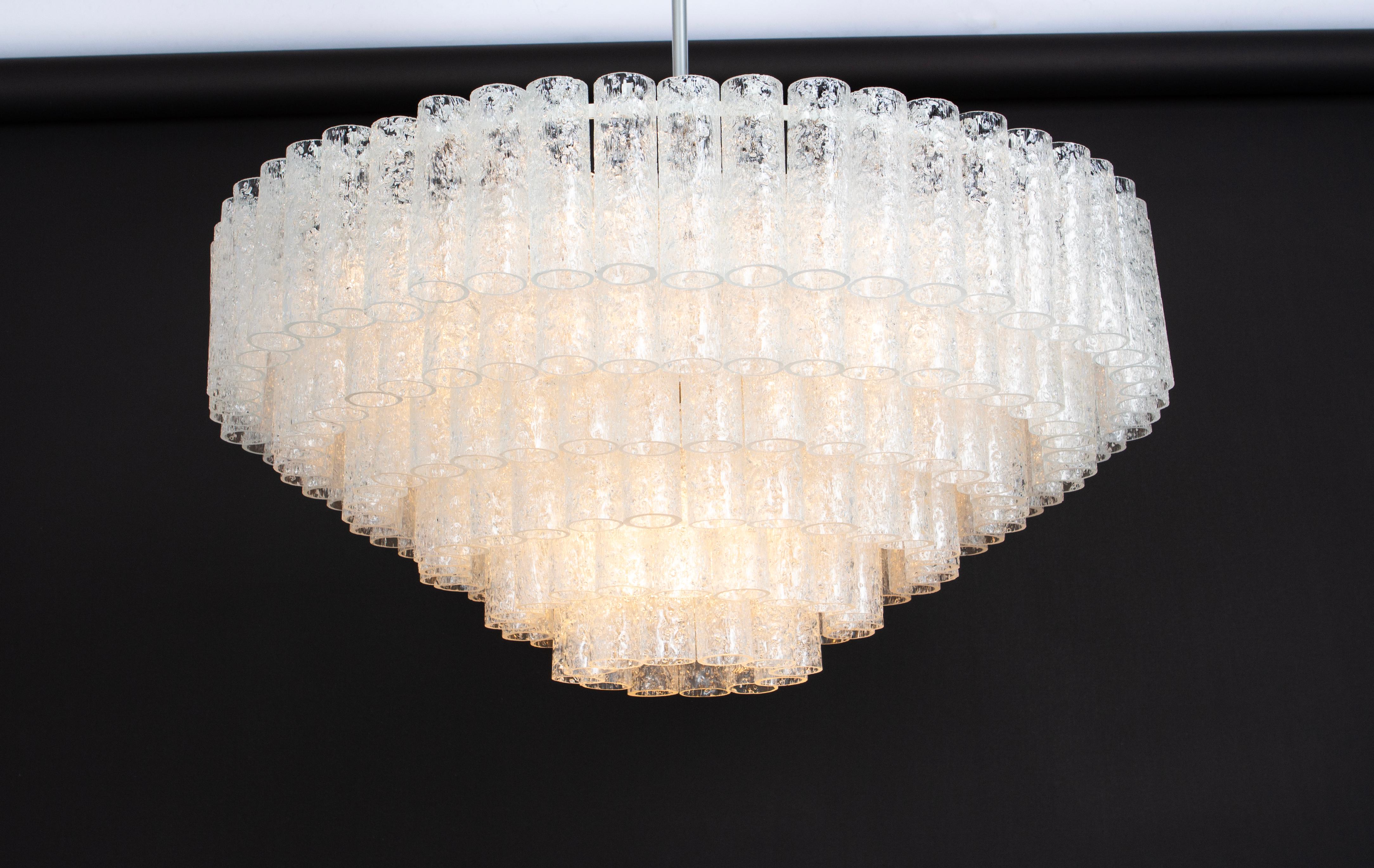 Lampadario extra large a tubi di vetro Doria Ice, Germania, anni '60 in vendita 6