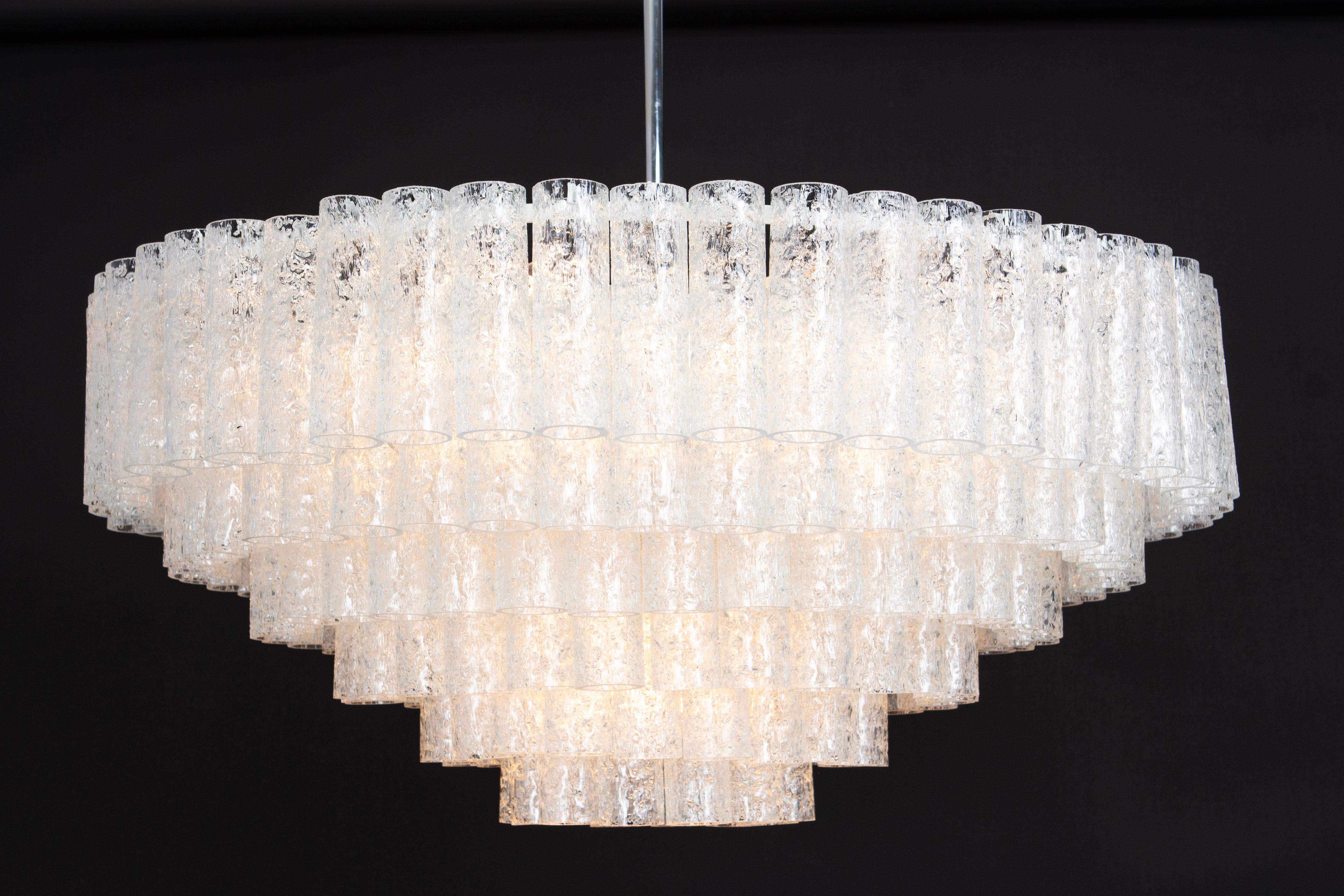 Lampadario extra large a tubi di vetro Doria Ice, Germania, anni '60 in vendita 7