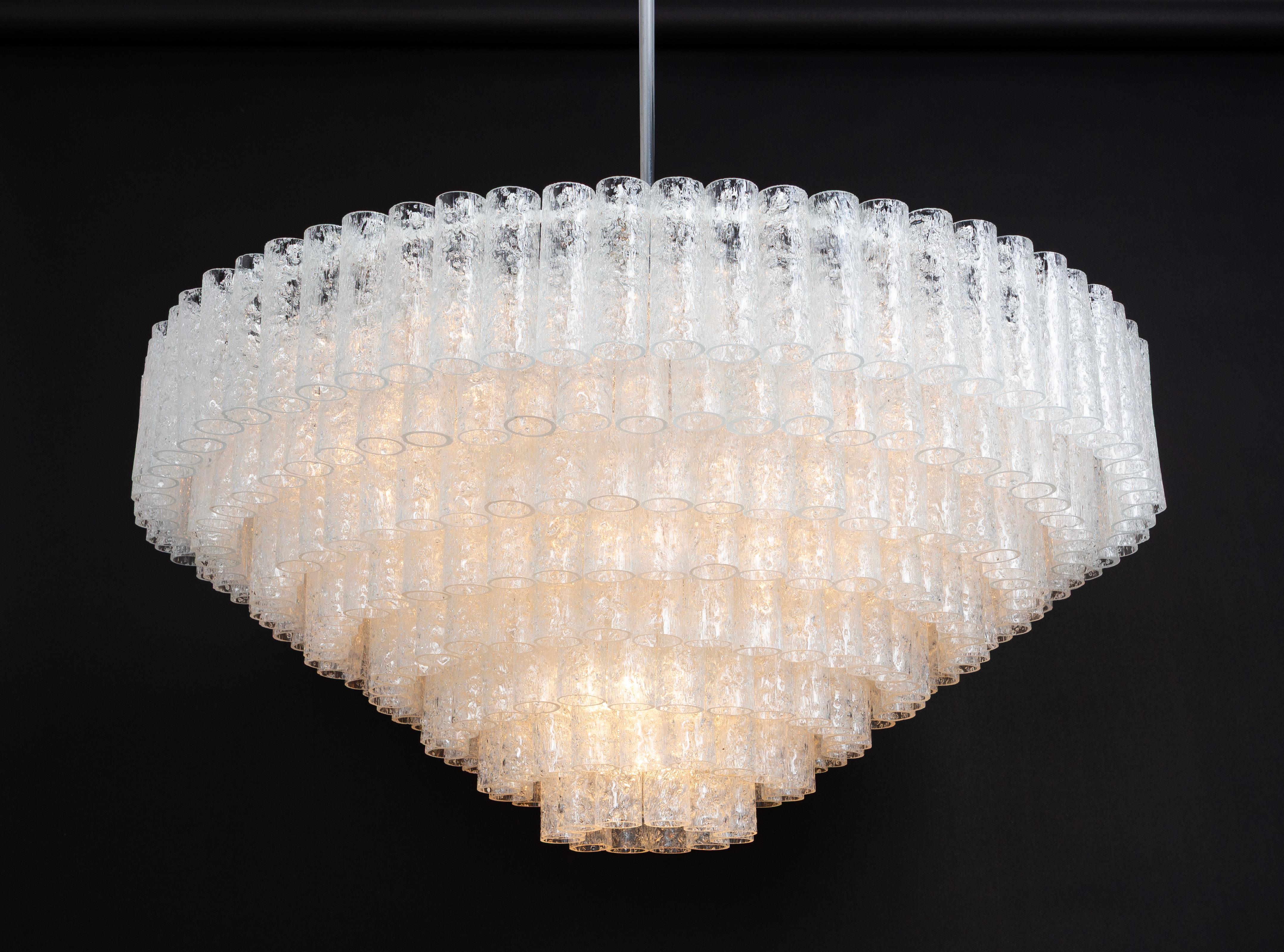 Lampadario extra large a tubi di vetro Doria Ice, Germania, anni '60 in vendita 8