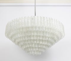 Araña extragrande de tubos de vidrio helado Doria, Alemania, años 60