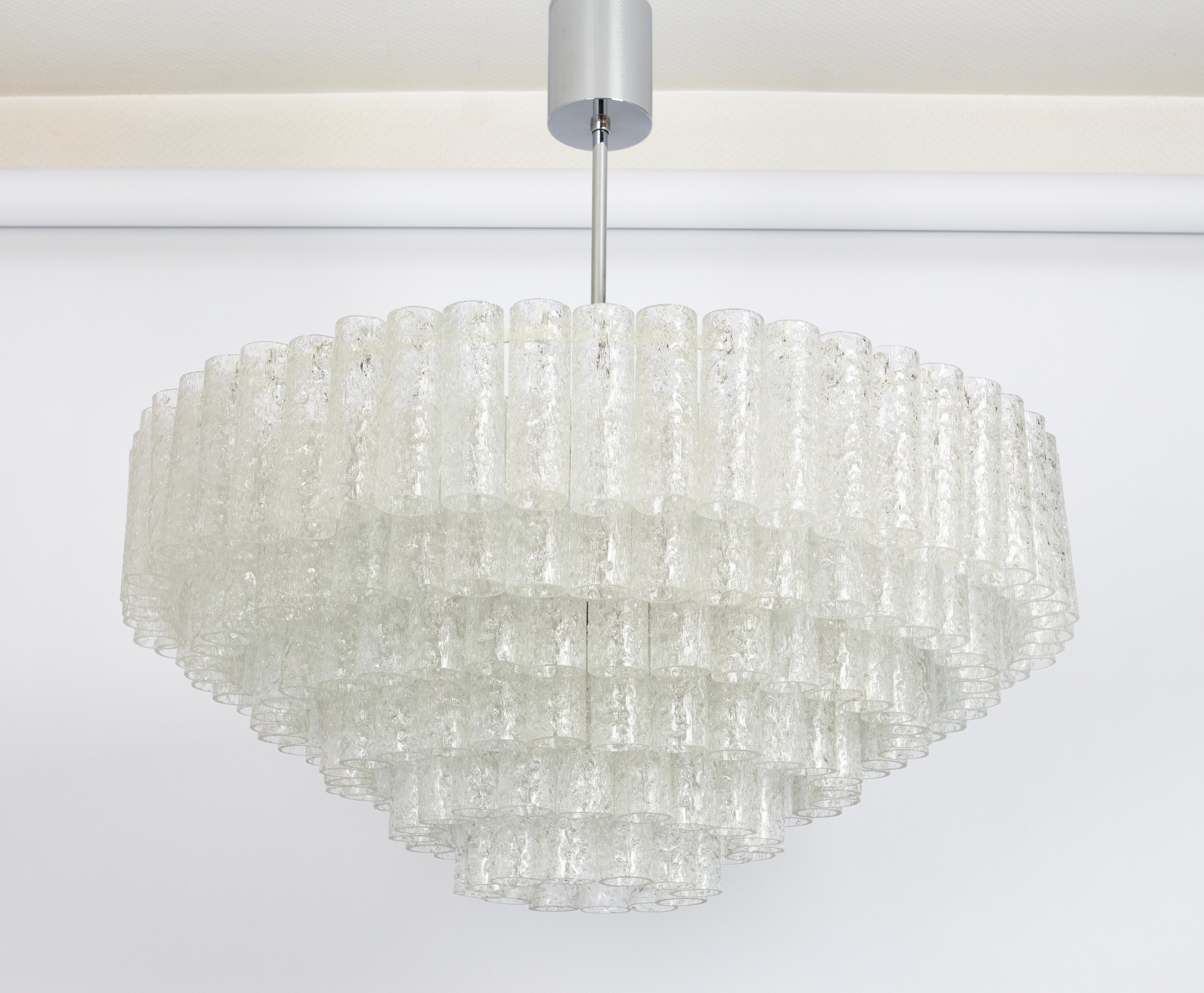 Mid-Century moderno Lampadario extra large a tubi di vetro Doria Ice, Germania, anni '60 in vendita