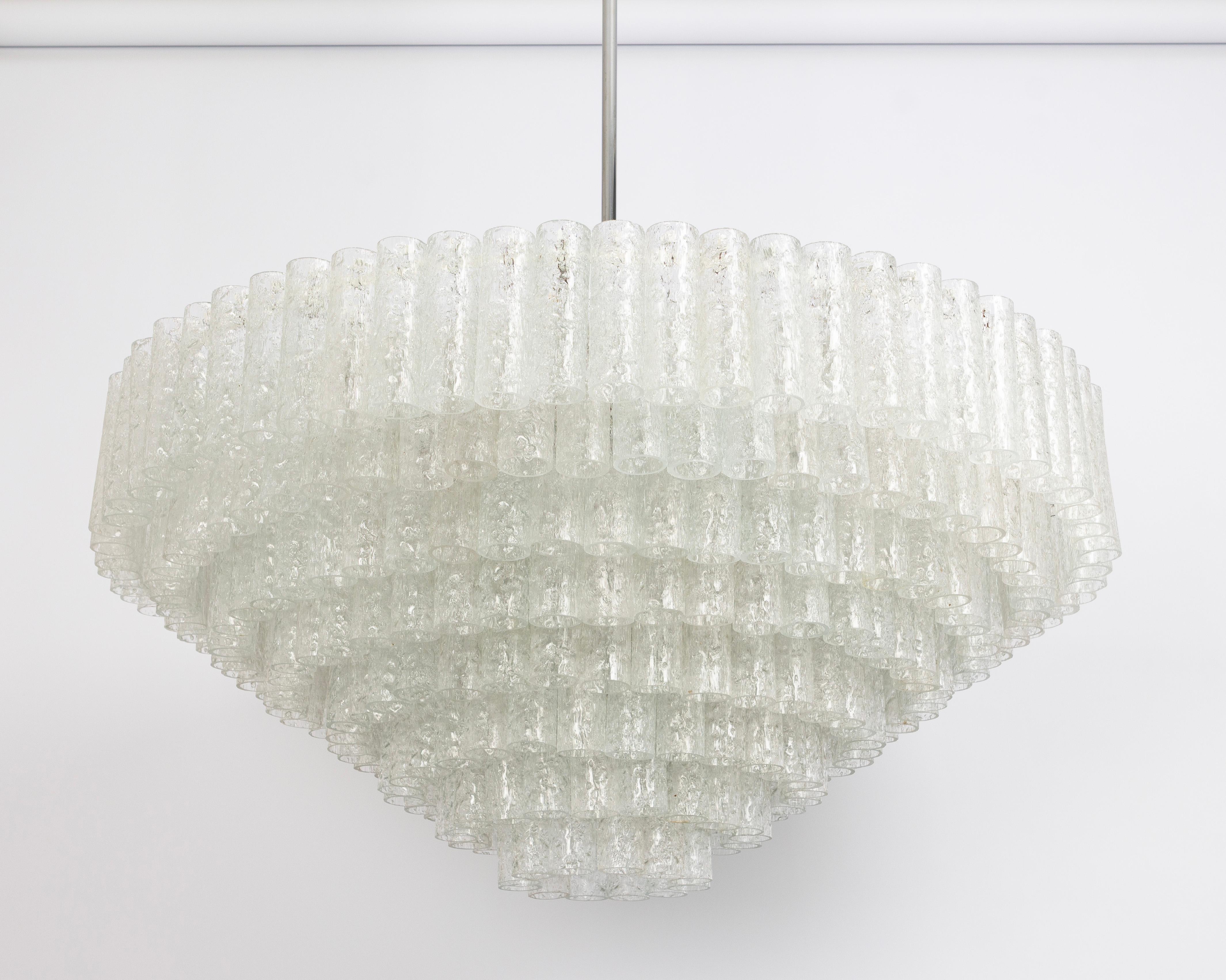 Mid-Century moderno Lampadario extra large a tubi di vetro Doria Ice, Germania, anni '60 in vendita