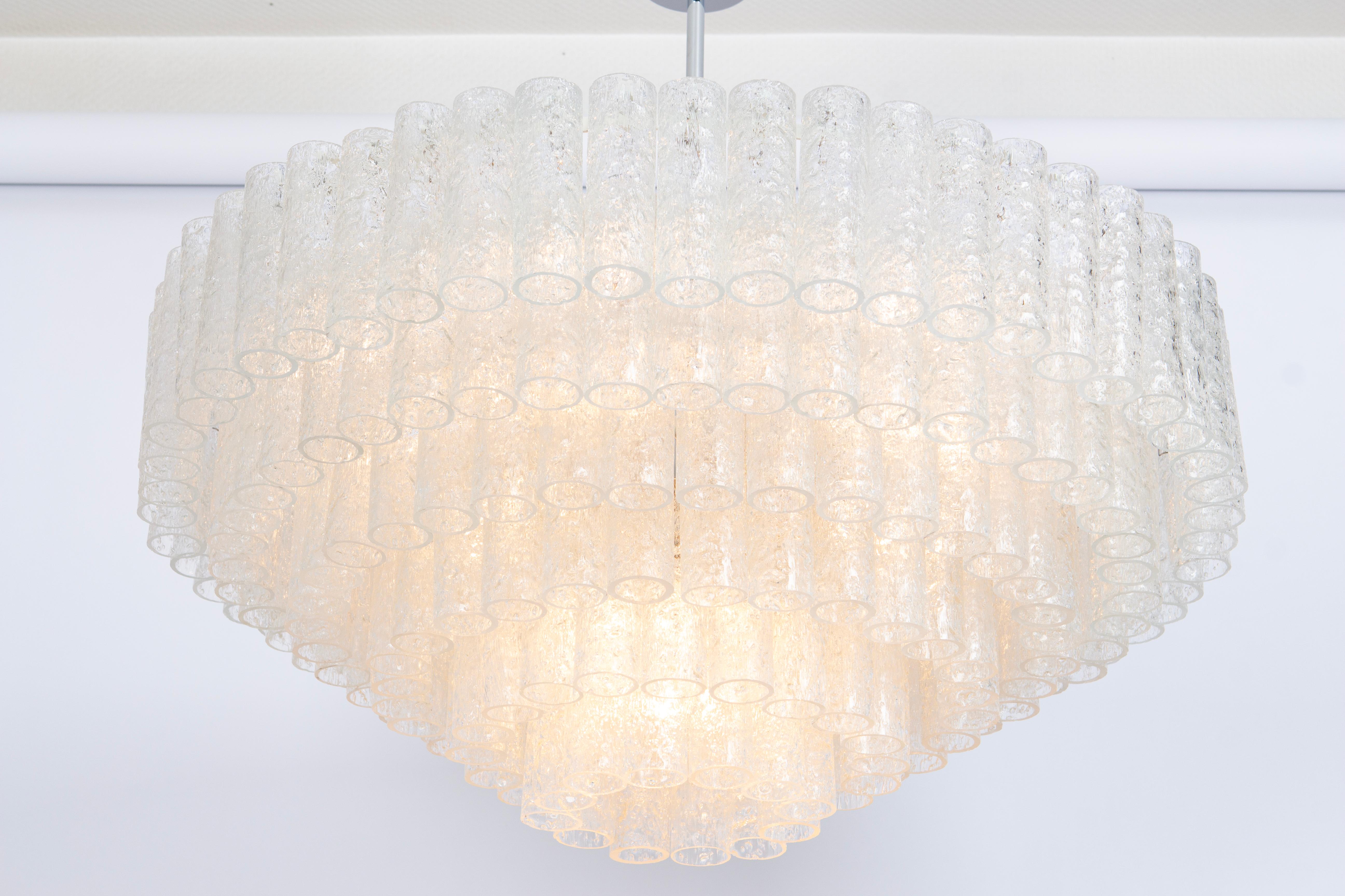 Vetro di Murano Lampadario extra large a tubi di vetro Doria Ice, Germania, anni '60 in vendita