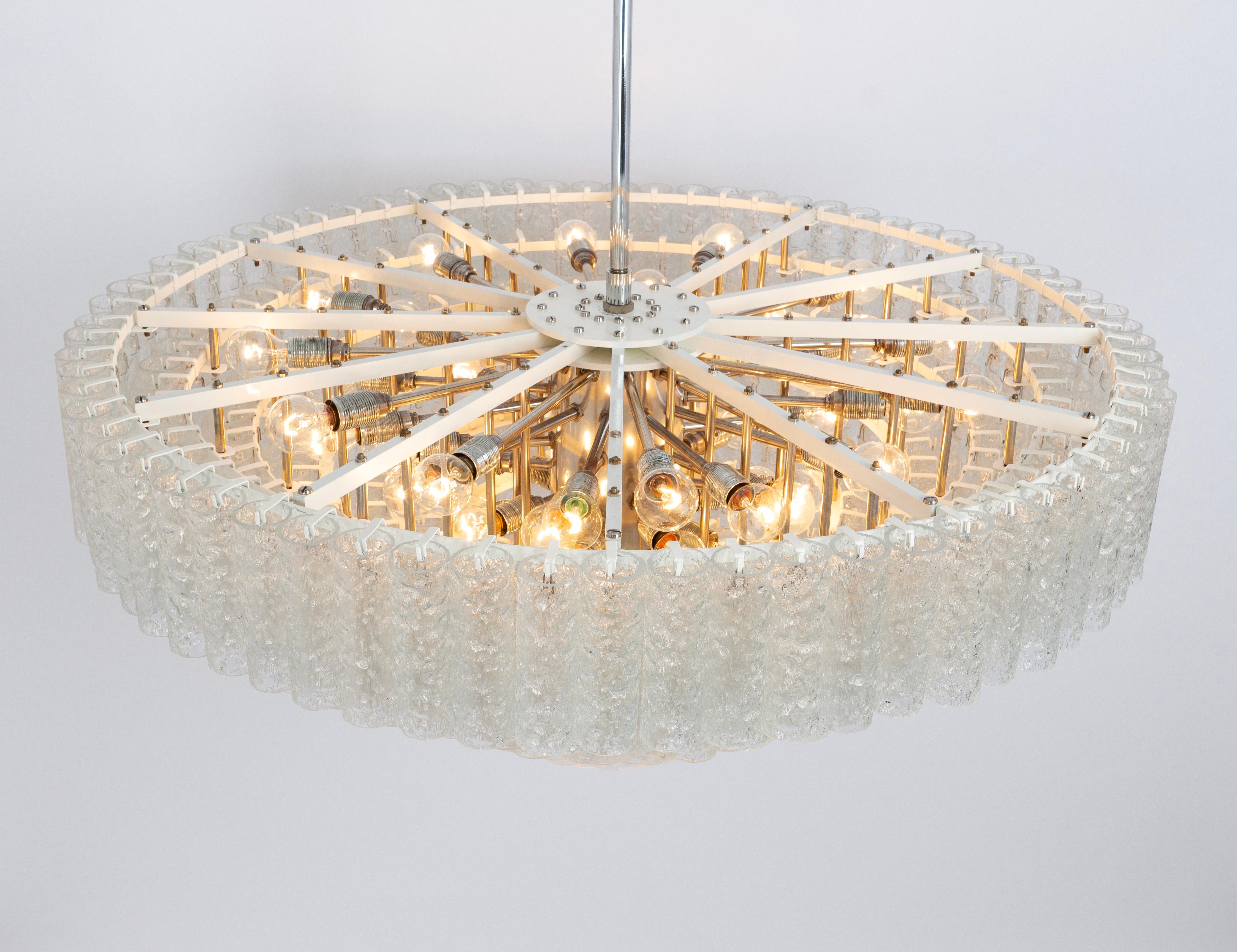 Vetro di Murano Lampadario extra large a tubi di vetro Doria Ice, Germania, anni '60 in vendita