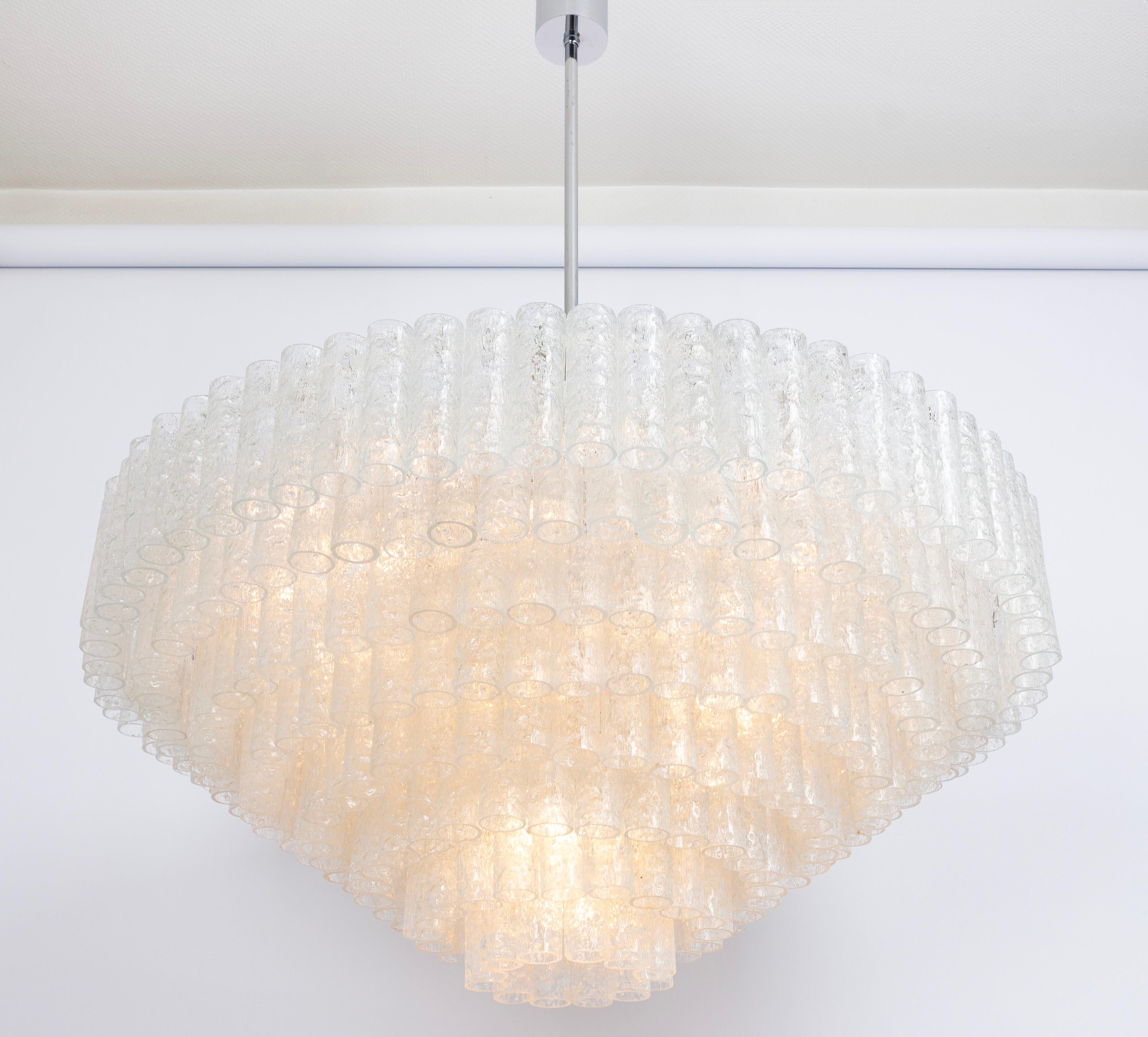 Lampadario extra large a tubi di vetro Doria Ice, Germania, anni '60 in vendita 1