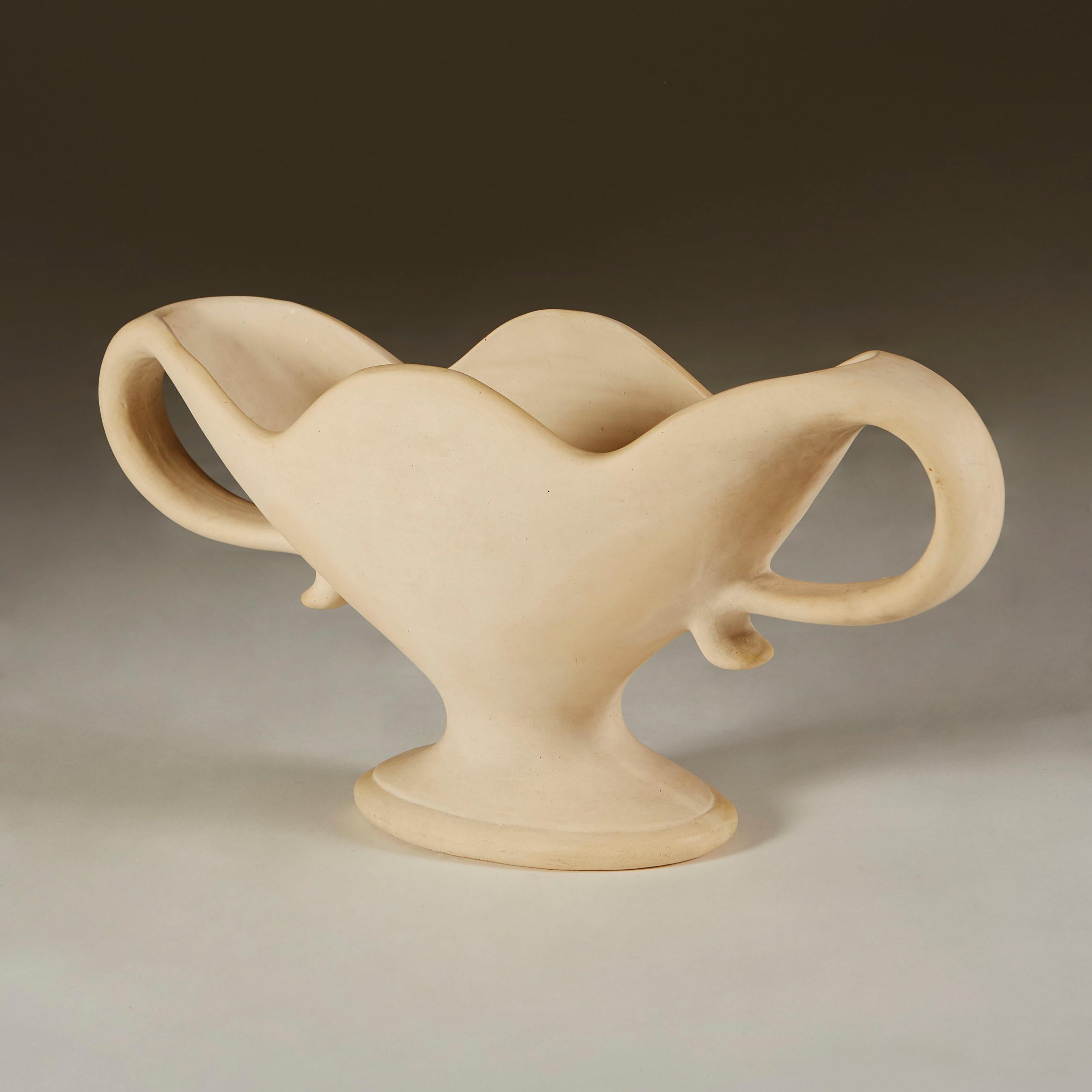 Britannique Extra large English Art Deco Fulham Pottery urn by Constance Spry en vente