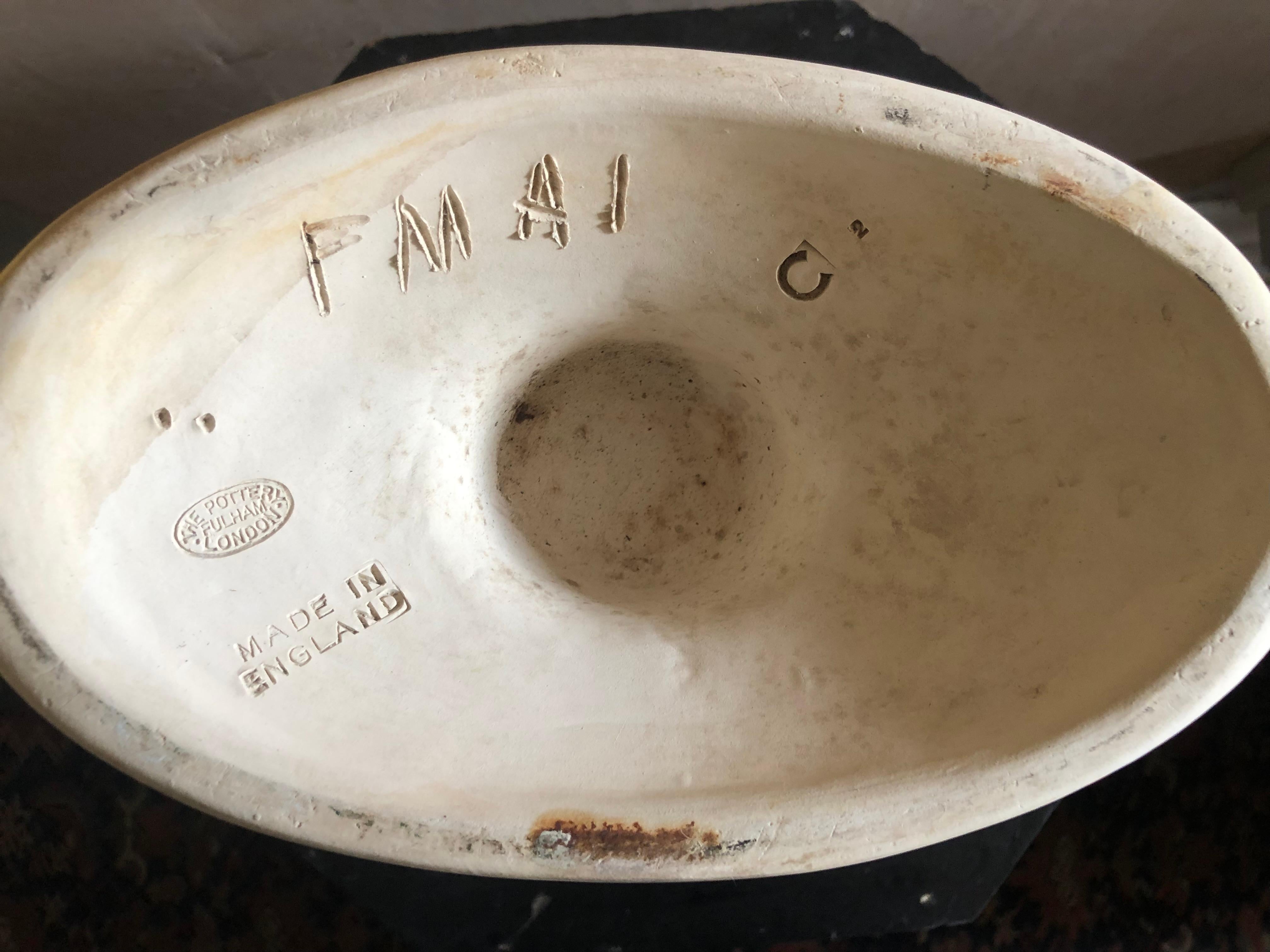Céramique Extra large English Art Deco Fulham Pottery urn by Constance Spry en vente