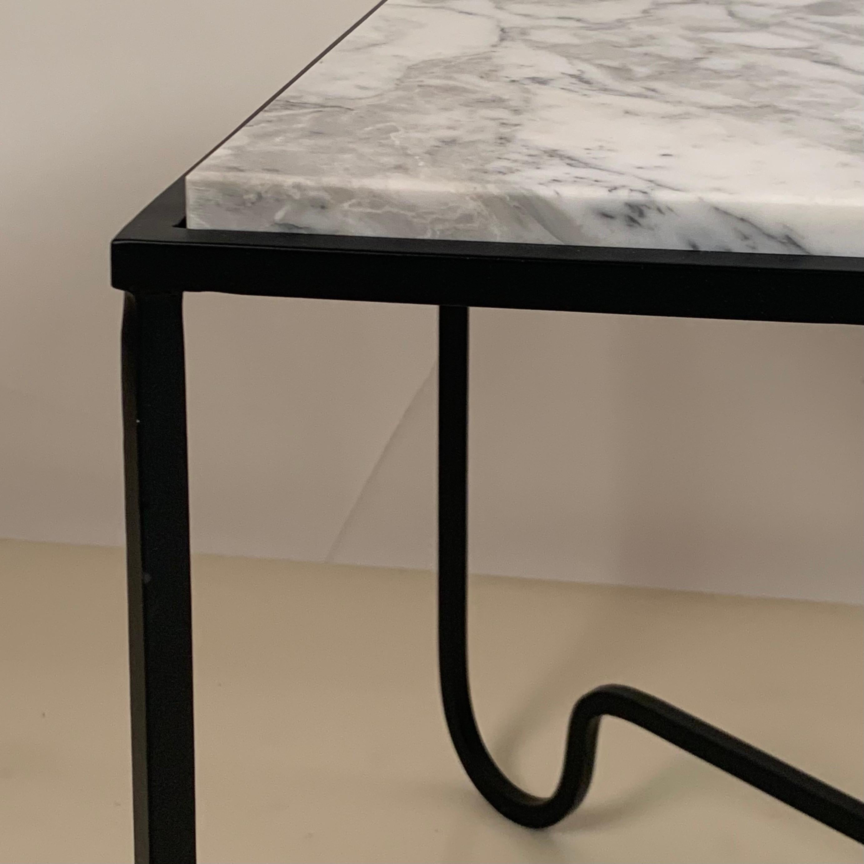 Contemporary Extra Large 'Entretoise' Arabescato Marble Side Table by Design Frères For Sale