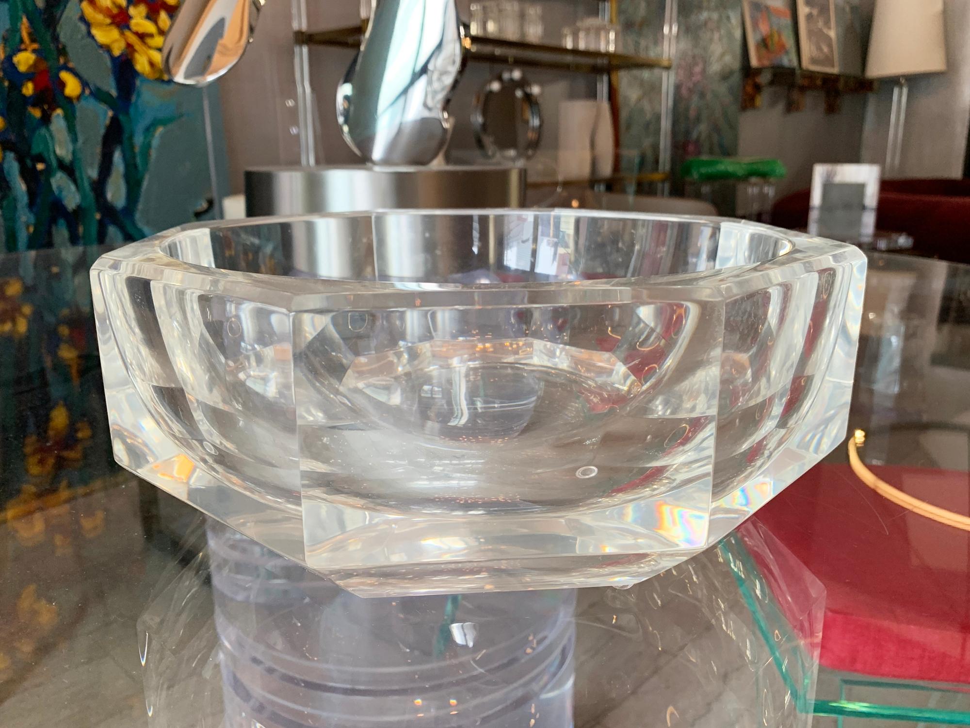 Extra Large Faceted Lucite Bowl, circa 1970s For Sale 1