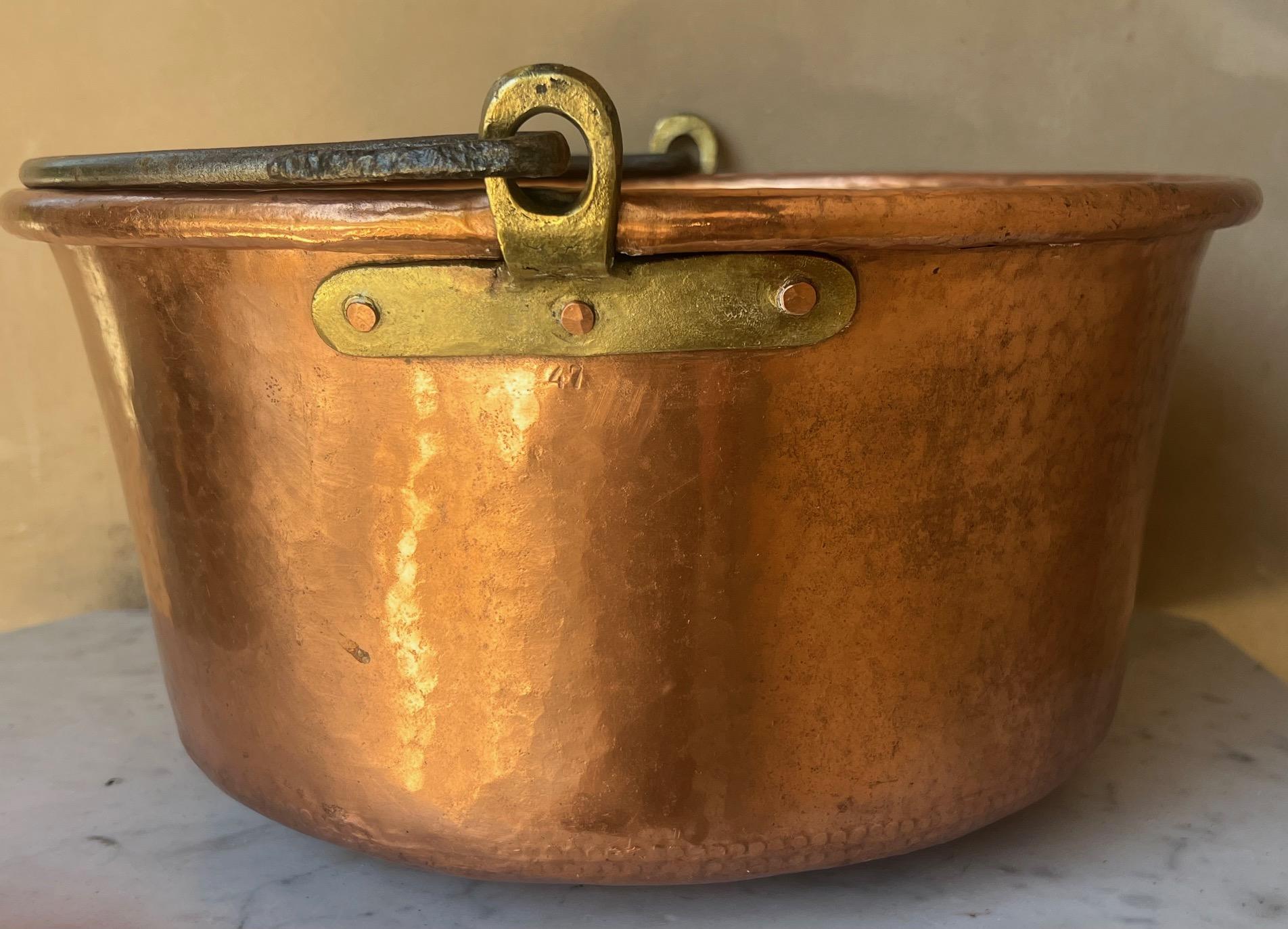 Extra Large French Copper Cauldron With Iron Handle, C. 19th Century In Good Condition In Ross, CA