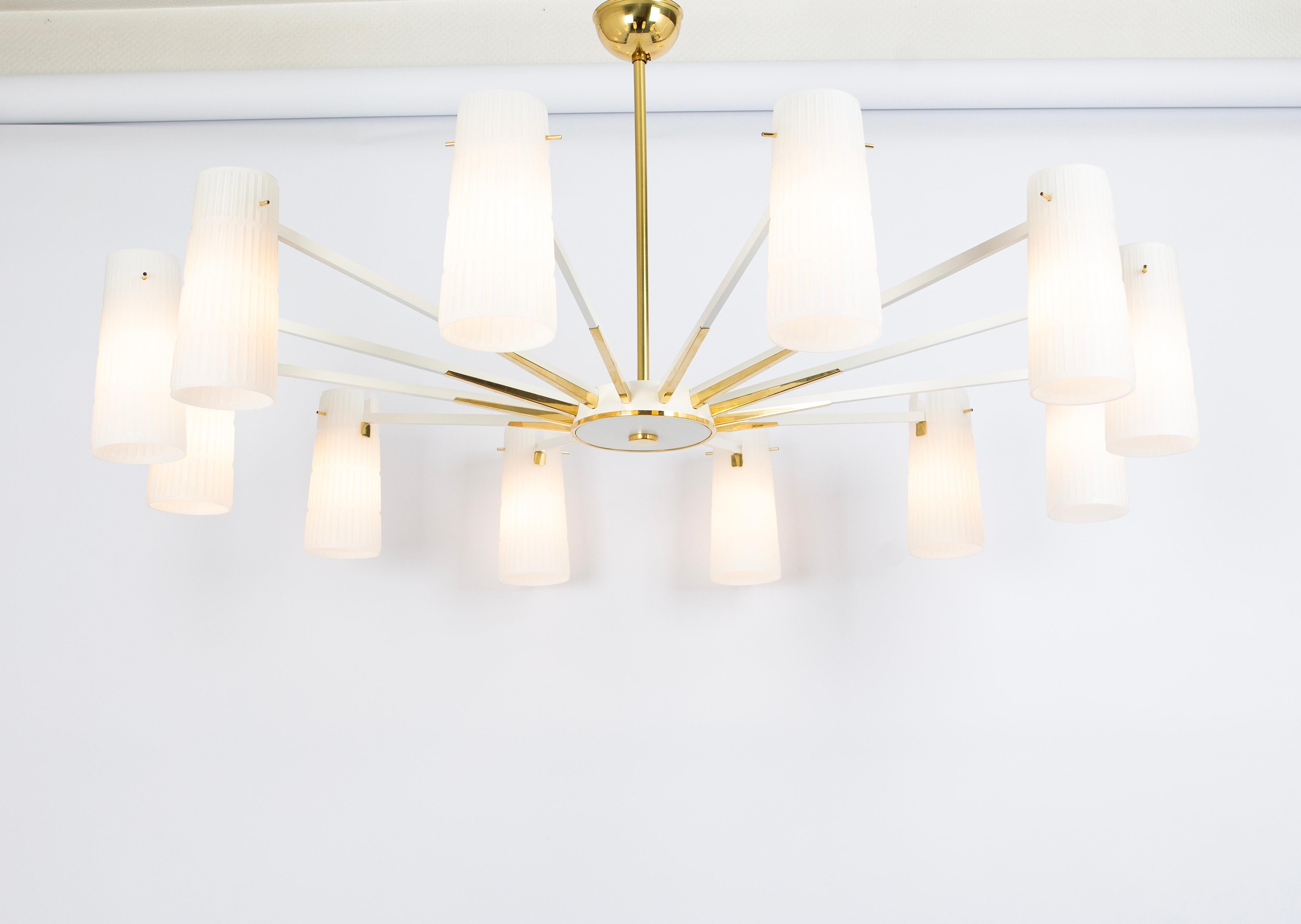 Extra Large Glass Sunburst Chandelier, Stilnovo style, 1950s For Sale 4