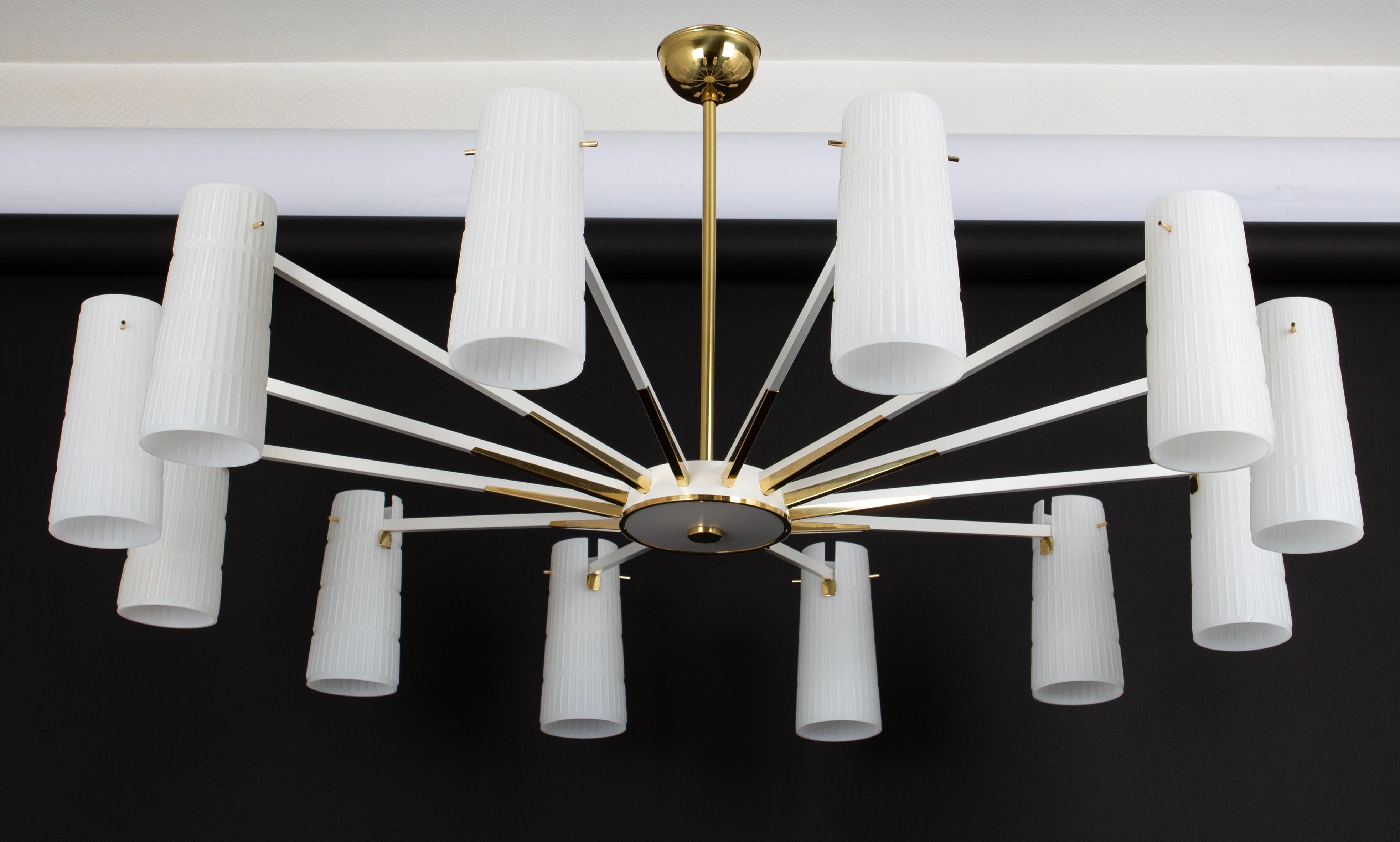 Extra Large Glass Sunburst Chandelier, Stilnovo style, 1950s For Sale 9