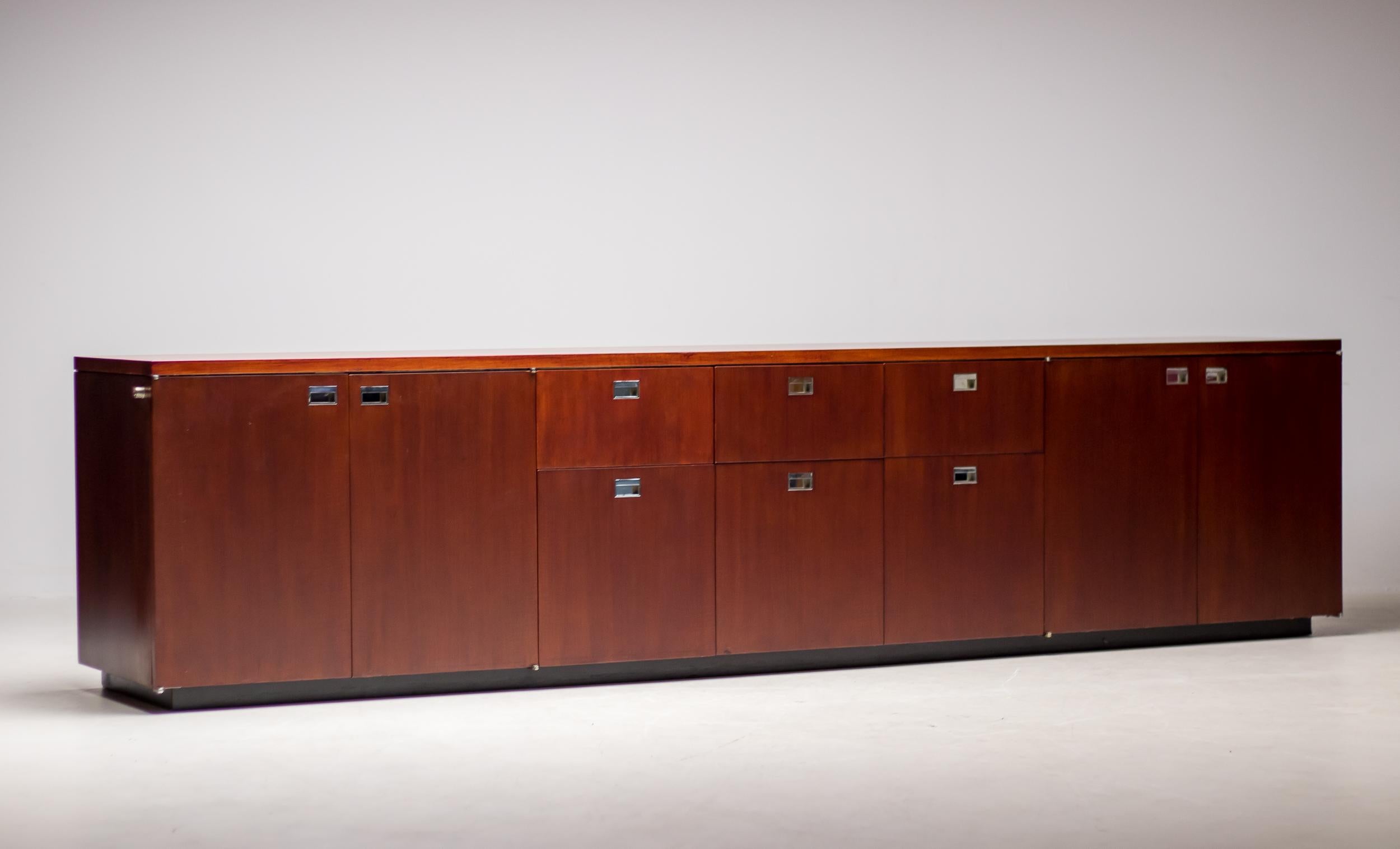 Credenza extra-large Gordon Bunshaft di De Coene Frères, anni '60 in vendita 1