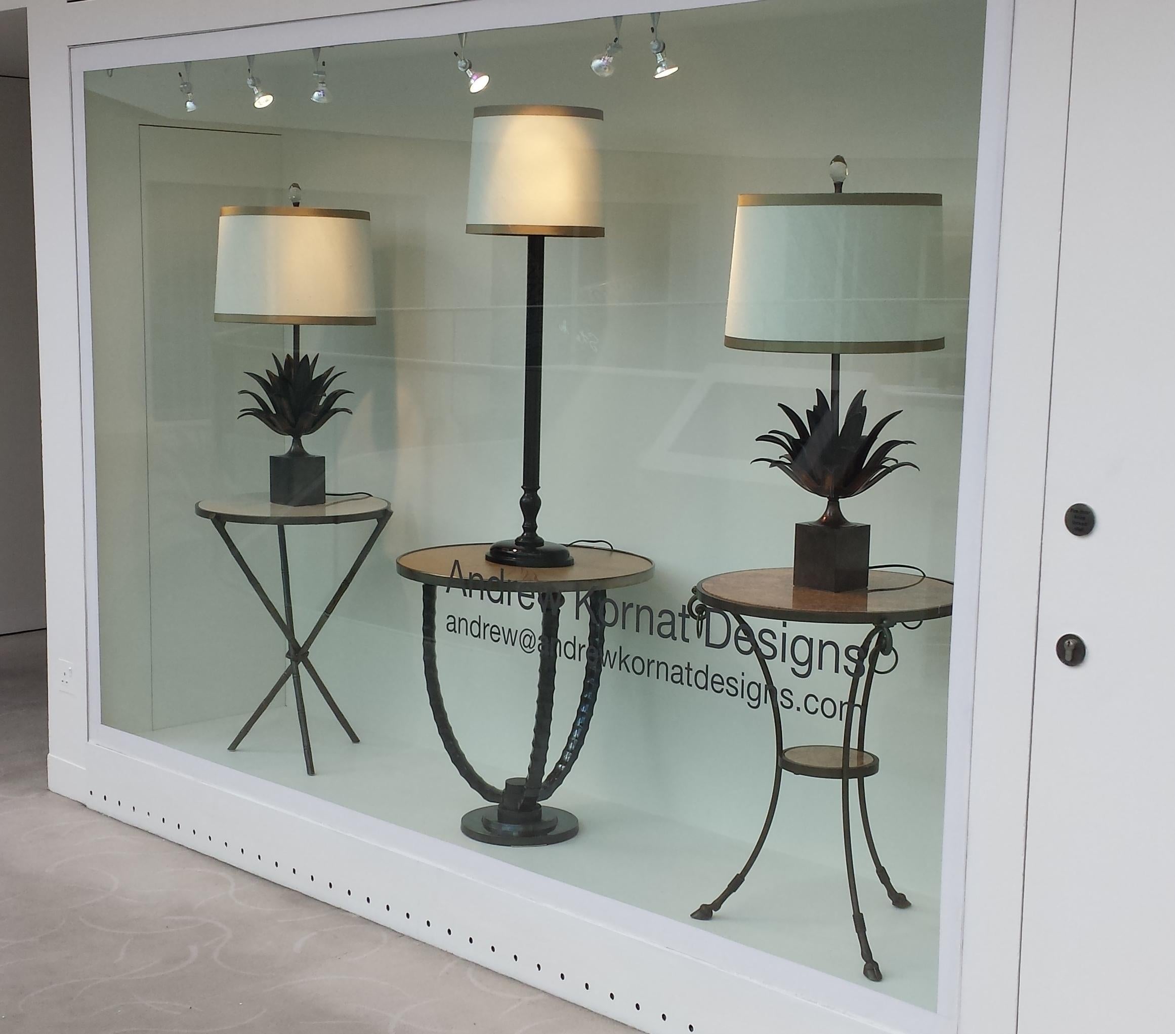 Lampada da tavolo a bastone per candele in ottone extra large realizzata a mano con finitura in bronzo in vendita 4