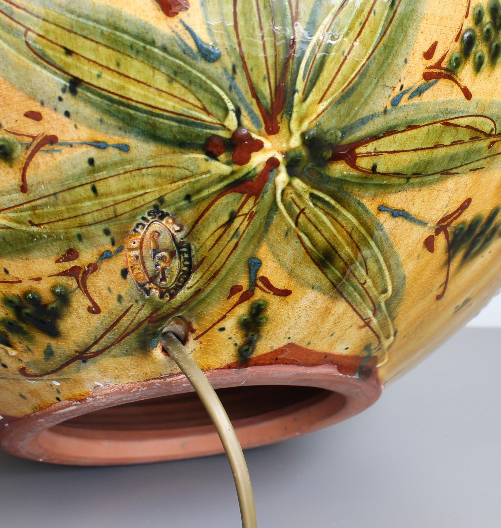Très grande lampe de table en céramique émaillée à la main (vers 1980) en vente 10