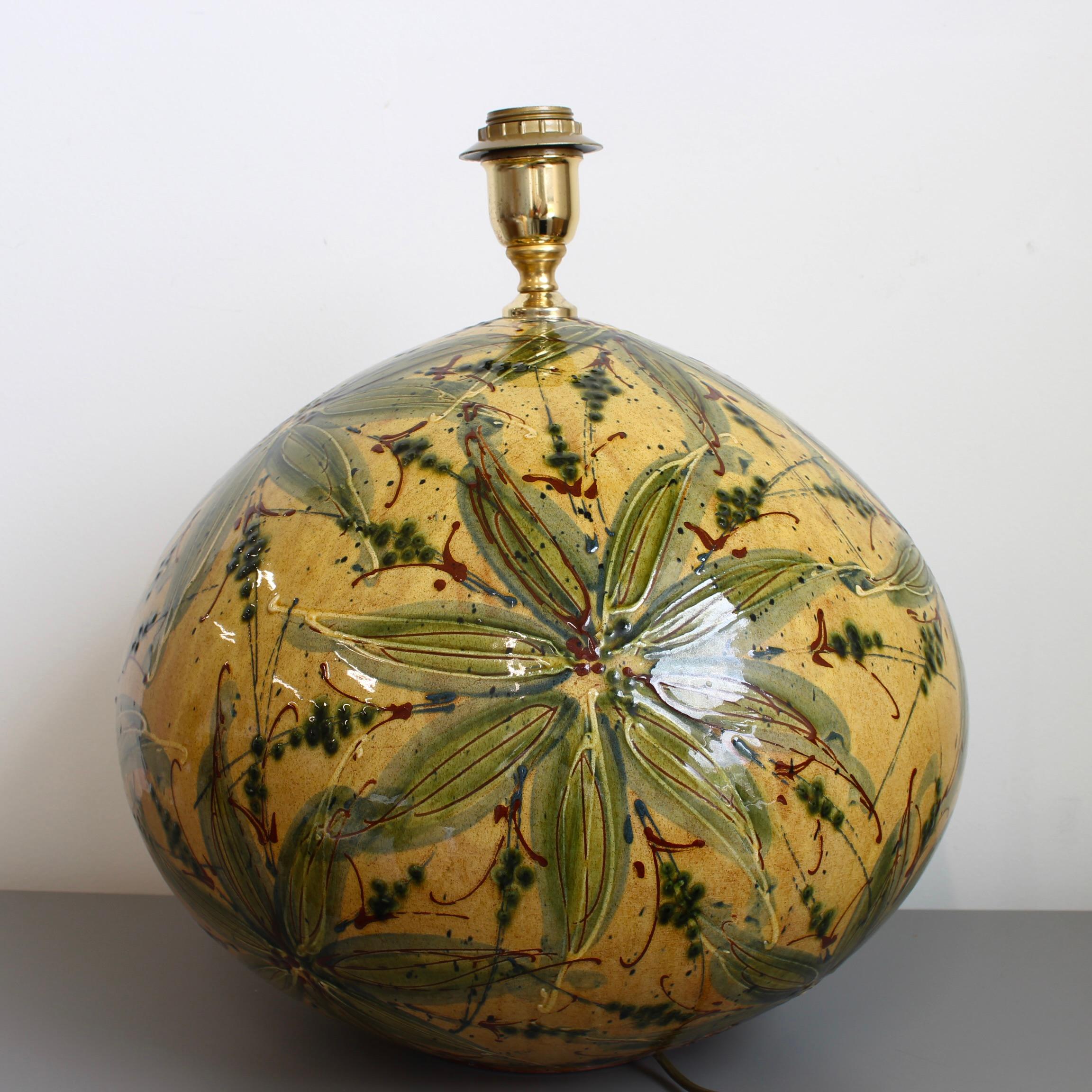 Fin du 20e siècle Très grande lampe de table en céramique émaillée à la main (vers 1980) en vente