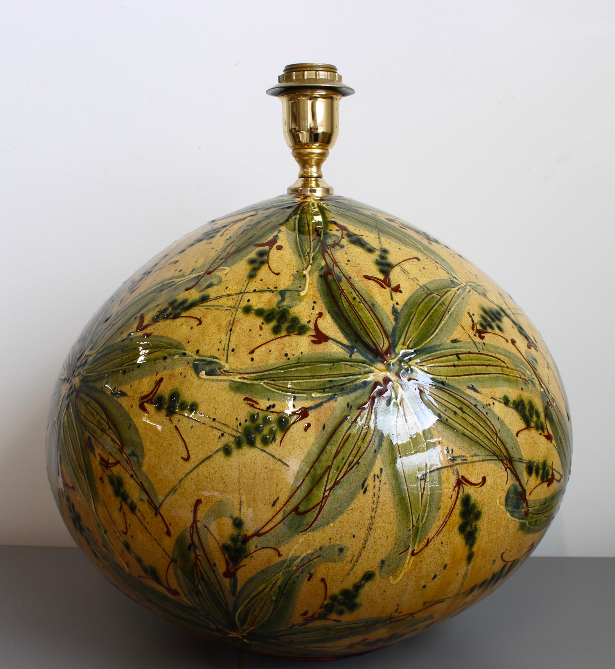 Céramique Très grande lampe de table en céramique émaillée à la main (vers 1980) en vente