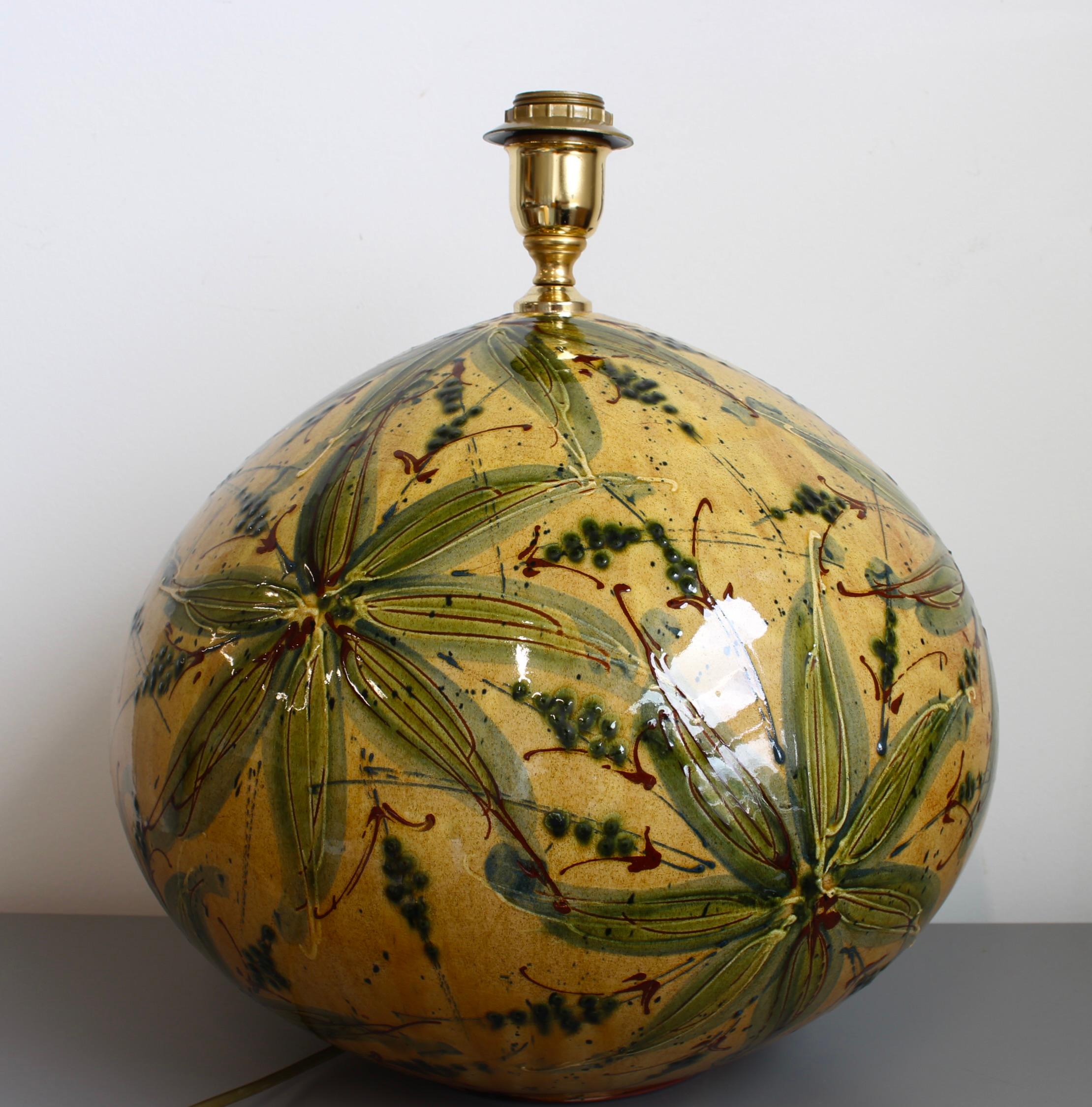 Très grande lampe de table en céramique émaillée à la main (vers 1980) en vente 1