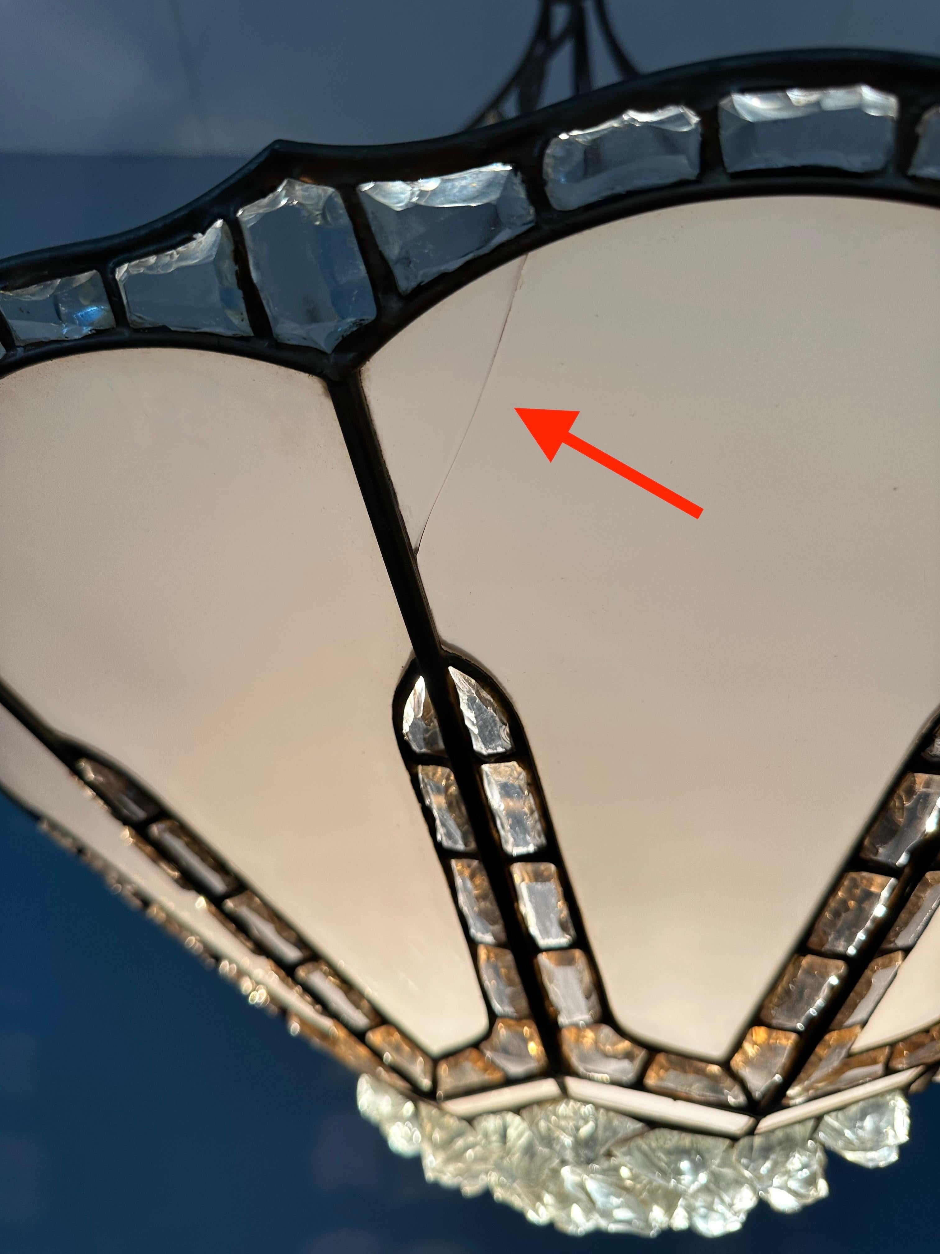 Ciondolo extra large fatto a mano in vetro opalino antico e vetro grosso di design Tiffany in vendita 12