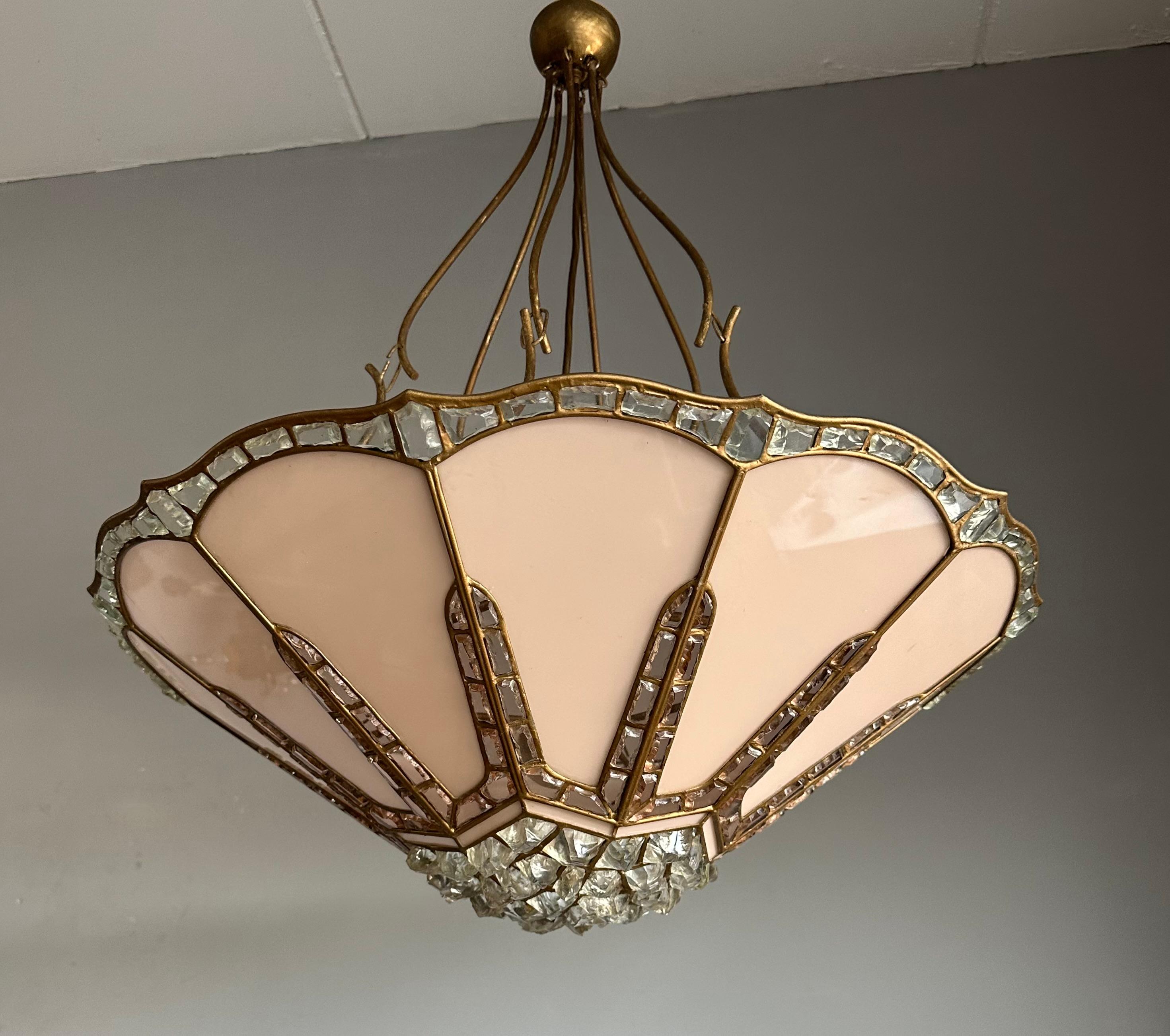 Europeo Ciondolo extra large fatto a mano in vetro opalino antico e vetro grosso di design Tiffany in vendita