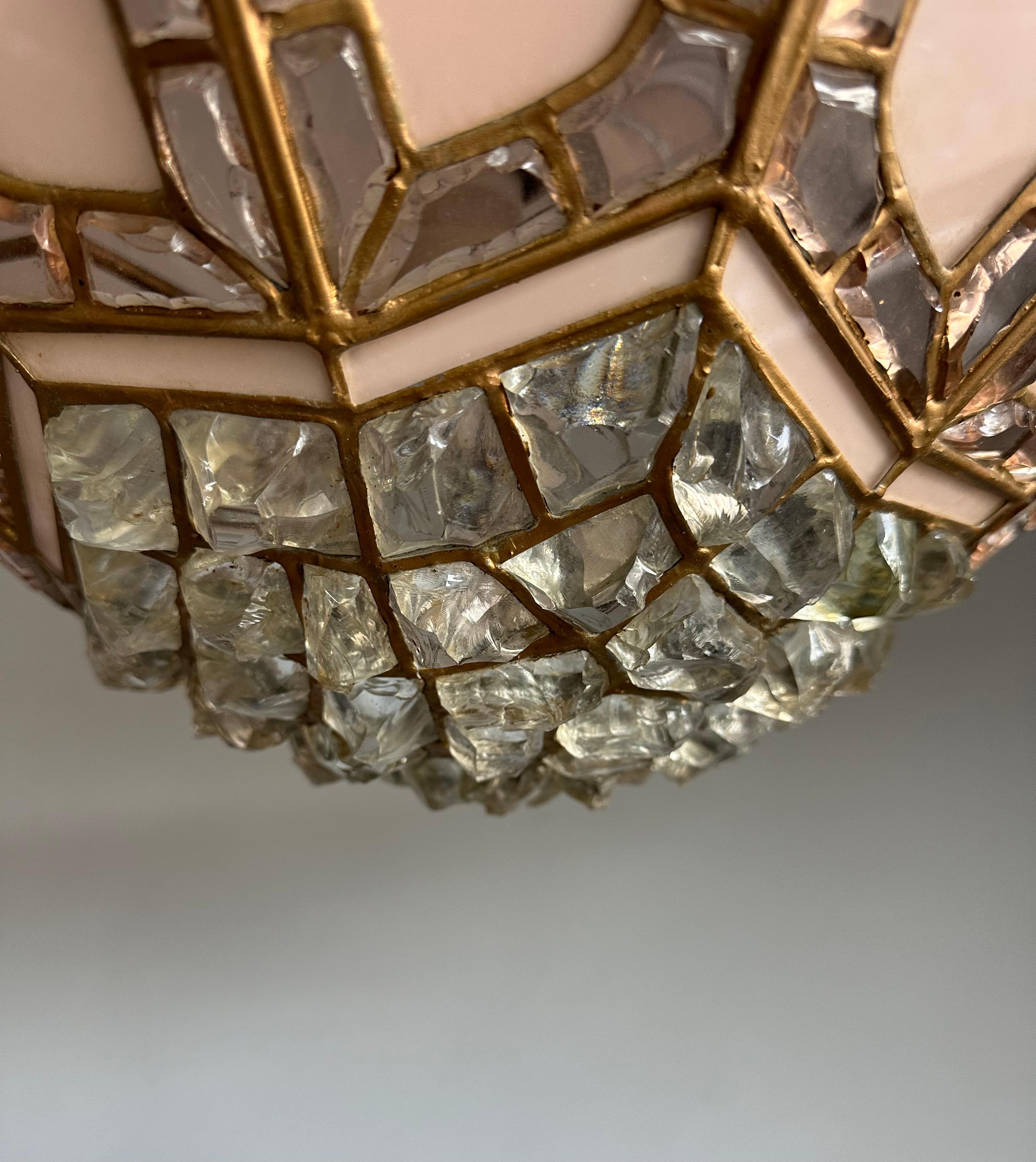 Ciondolo extra large fatto a mano in vetro opalino antico e vetro grosso di design Tiffany In condizioni buone in vendita a Lisse, NL