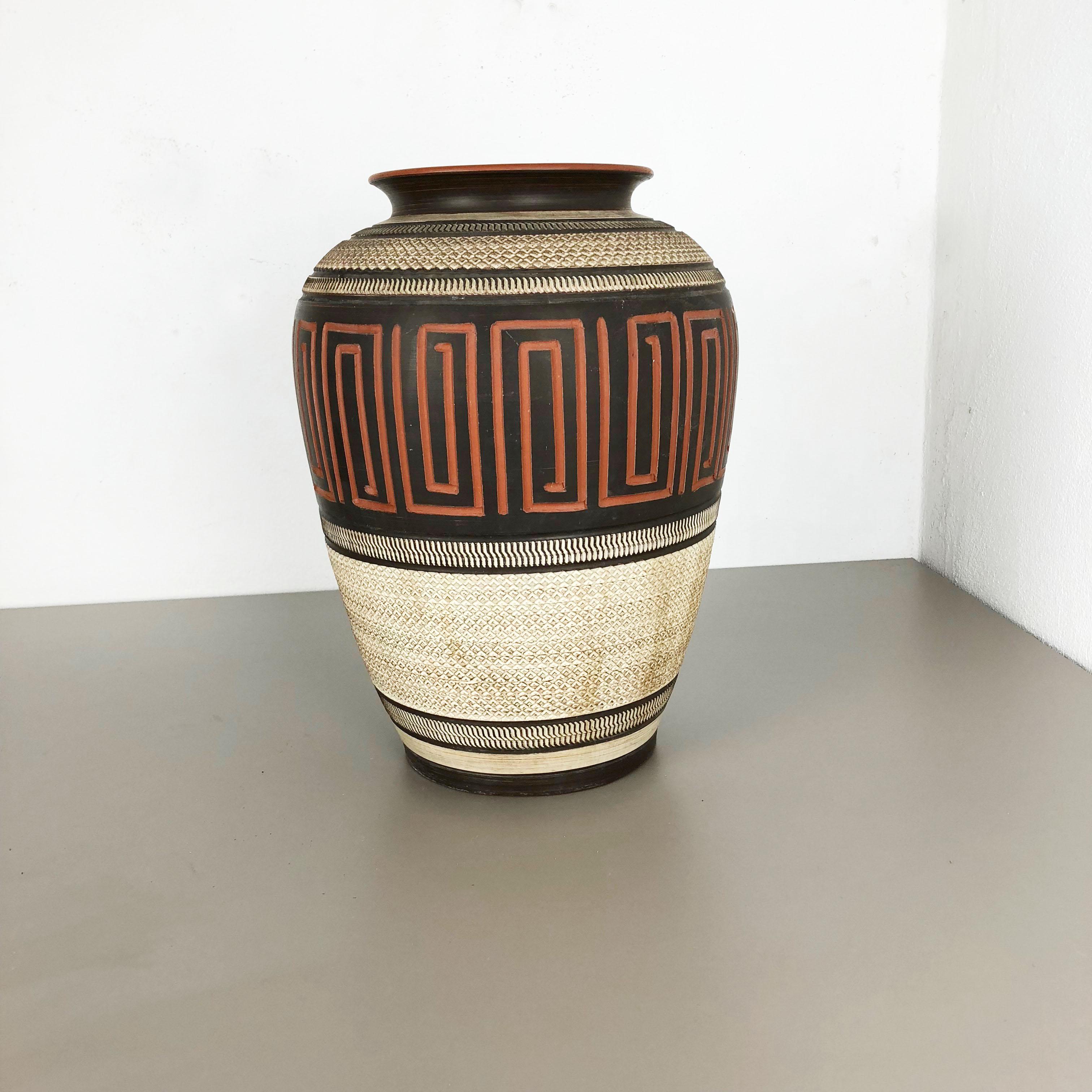 Article:

Pottery Ceramic Vase Floorvase 