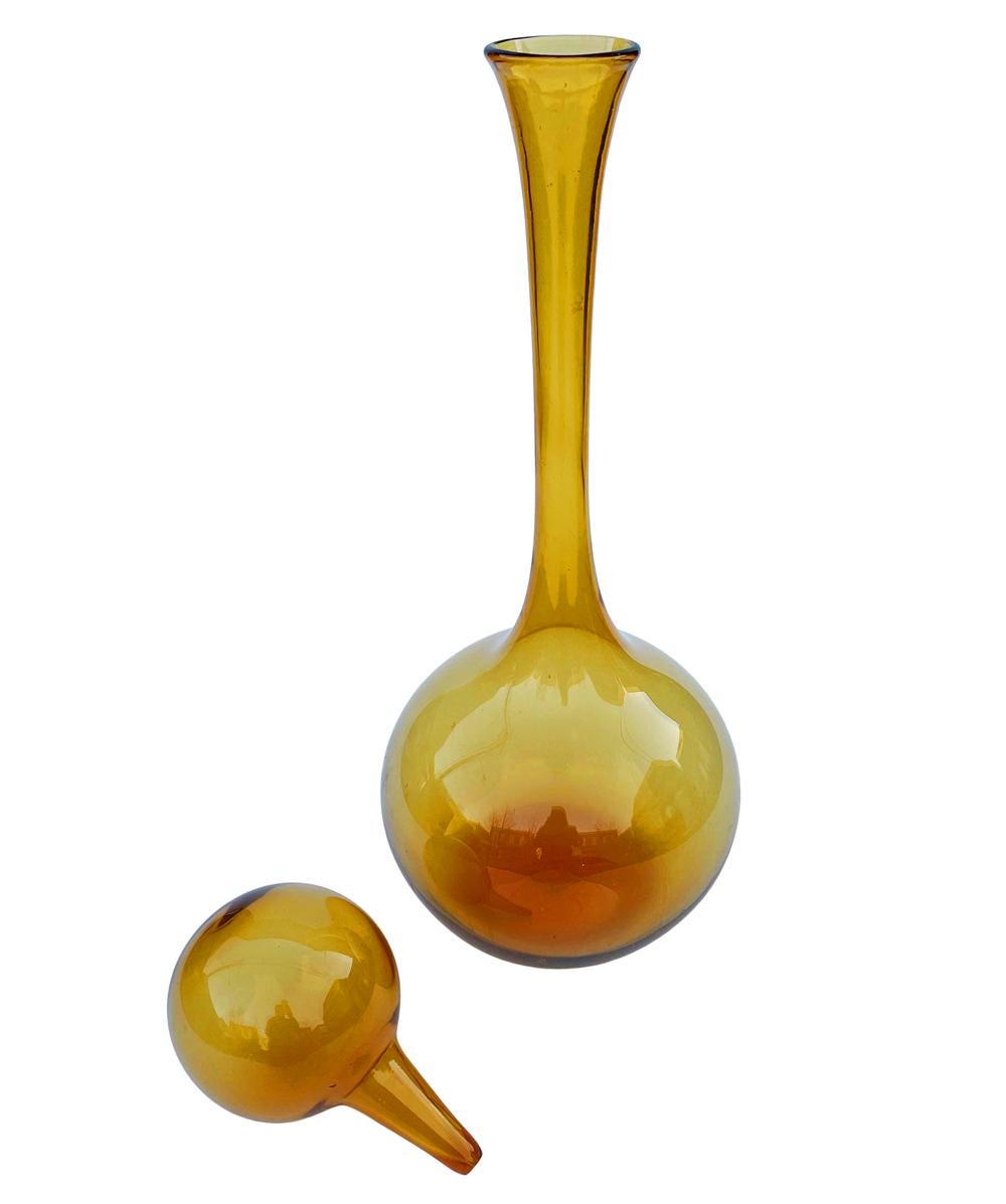 Très grand vase ou carafe italien en verre d'art ambré soufflé à la main Empoli ou Blenko Excellent état - En vente à Philadelphia, PA