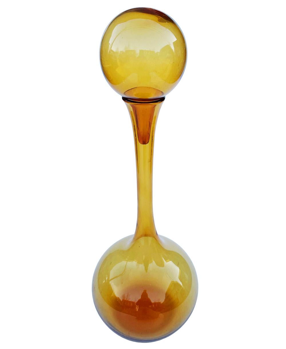 Milieu du XXe siècle Très grand vase ou carafe italien en verre d'art ambré soufflé à la main Empoli ou Blenko en vente