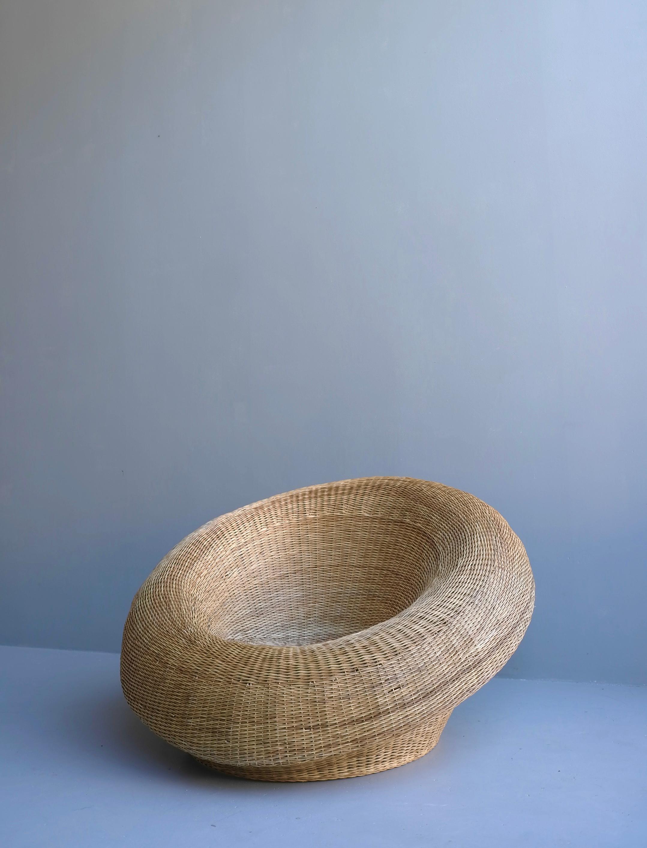 Extra Large Japanese Round Sculptural Wicker Basket Lounge Chair, 1950s In Good Condition In Den Haag, NL