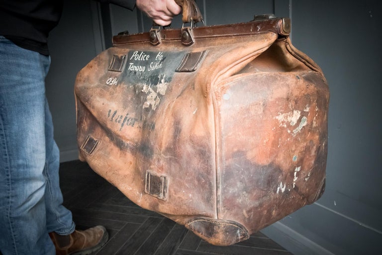 Extra Large Leather Gladstone Bag For Sale at 1stDibs