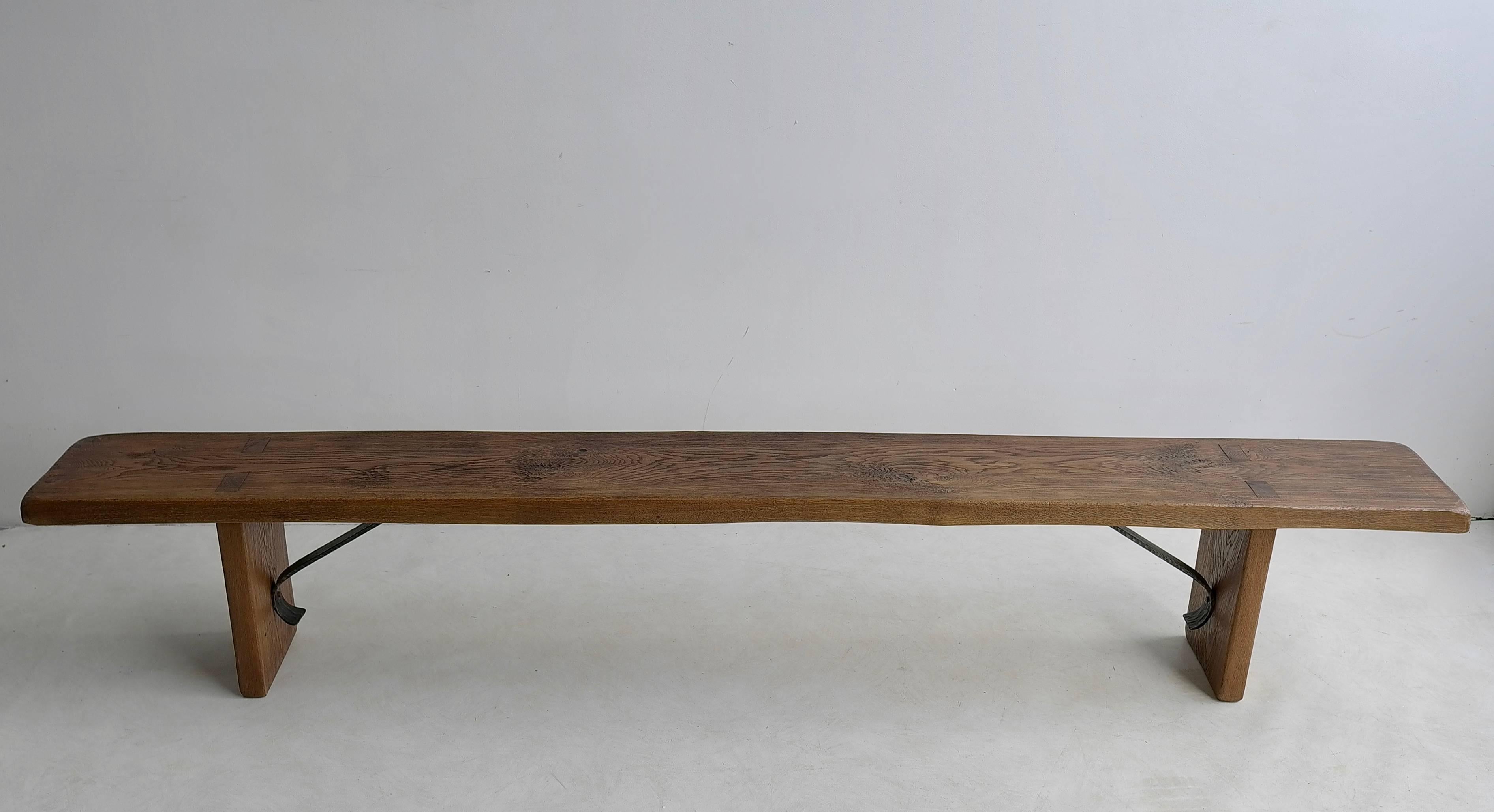 Extra Large Live Edge Bench in Solid Oak, Wrought Iron Details, France, 1960s In Excellent Condition In Den Haag, NL