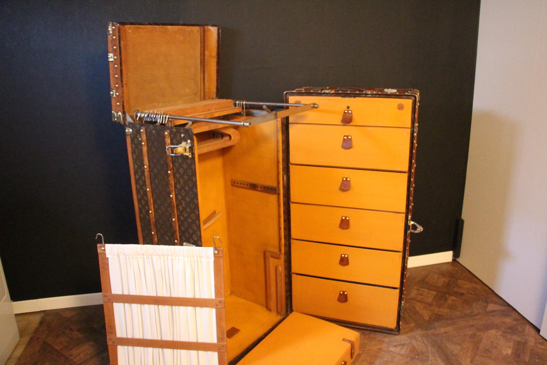 extra large steamer trunk