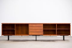 Très grand buffet en teck Luigi Bartolini:: années 1960