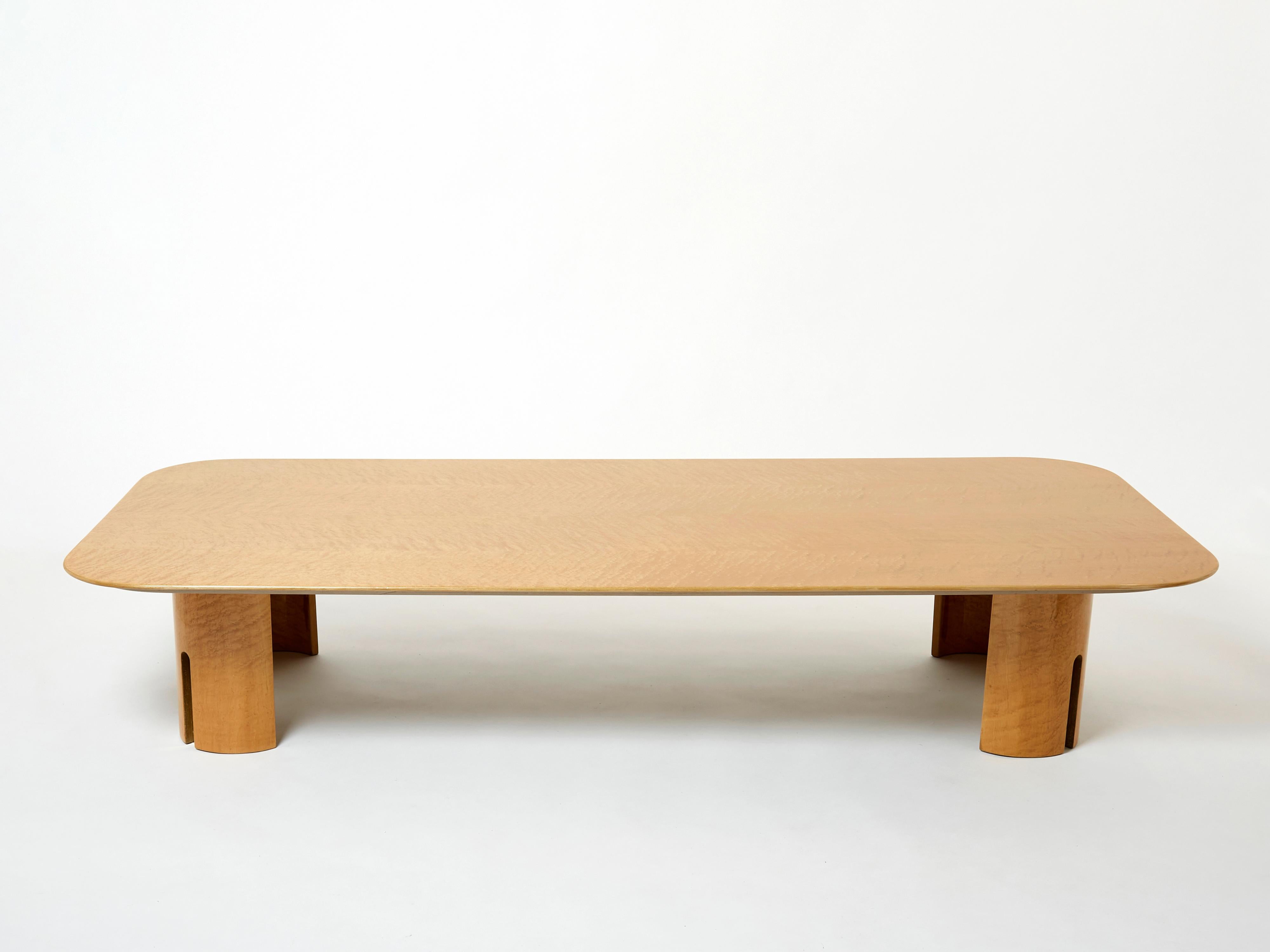 Mid-Century Modern Extra Large Maple Brass Coffee Table Giovanni Offredi Saporiti 1980s For Sale
