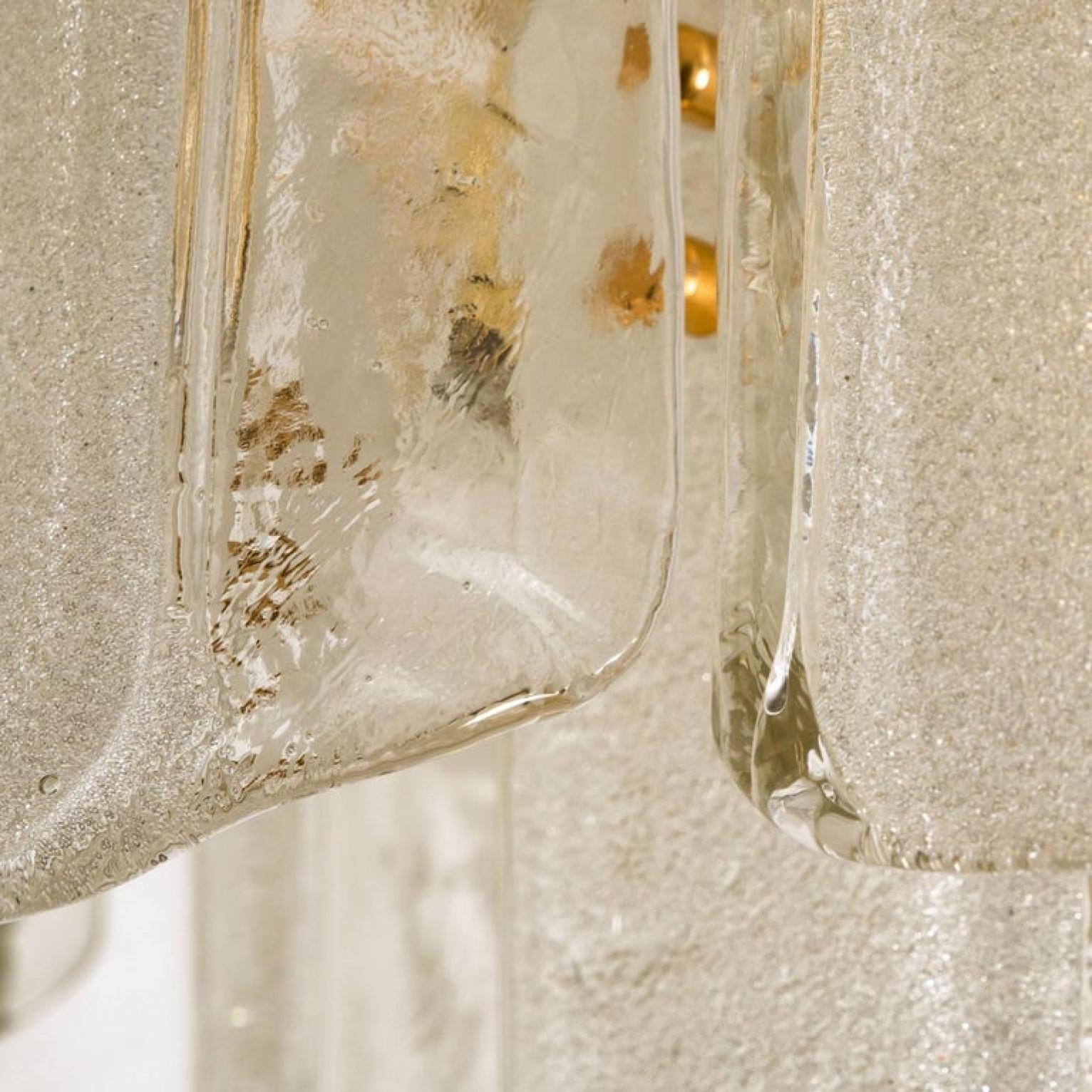 Extra große Einbaubeleuchtung aus massivem Glas und Messing im Stil von Kalmar im Angebot 1