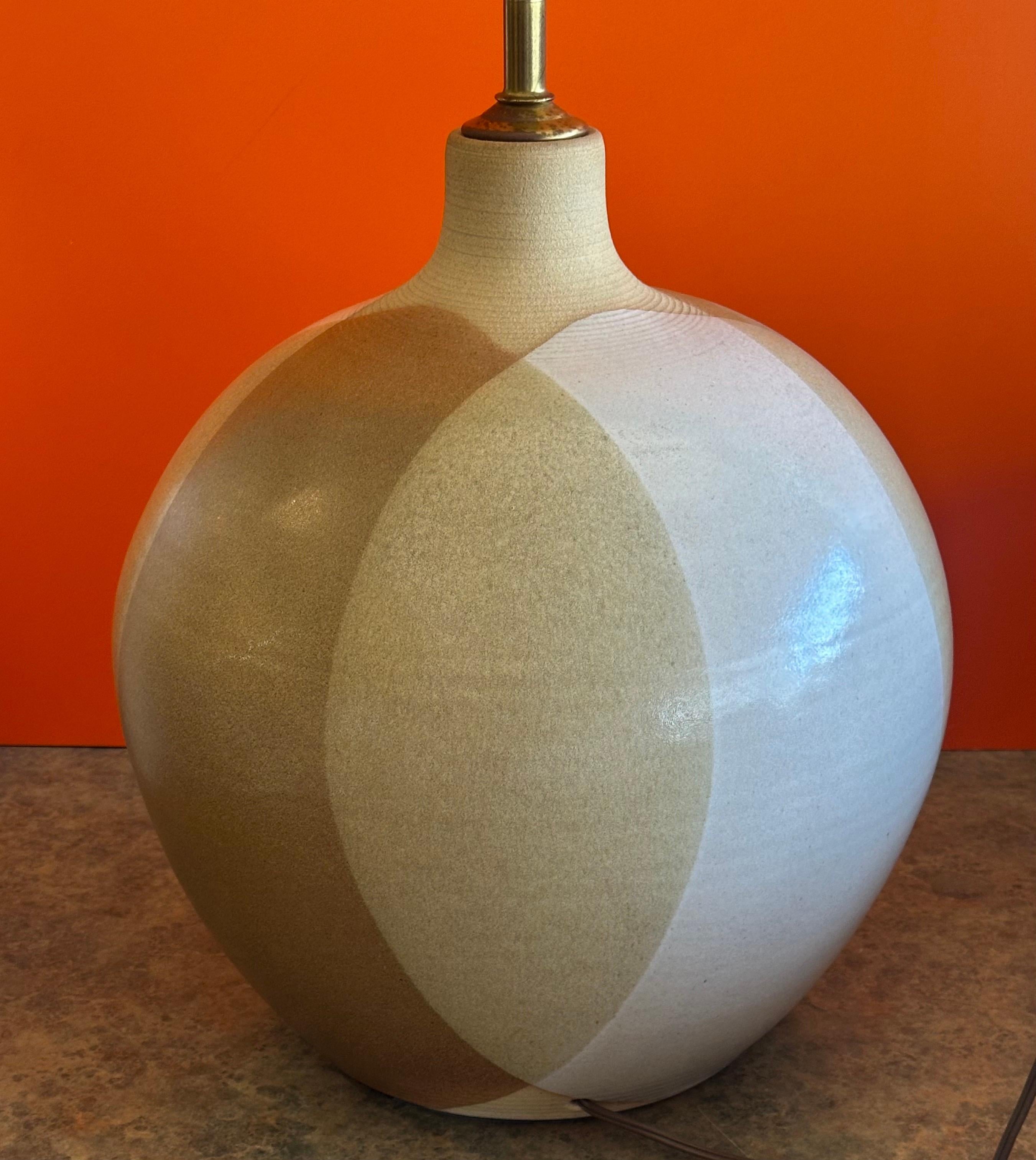 Extra Large MCM Studio Pottery Stoneware Table Lamp by Larry & Terry Brown in vendita 4