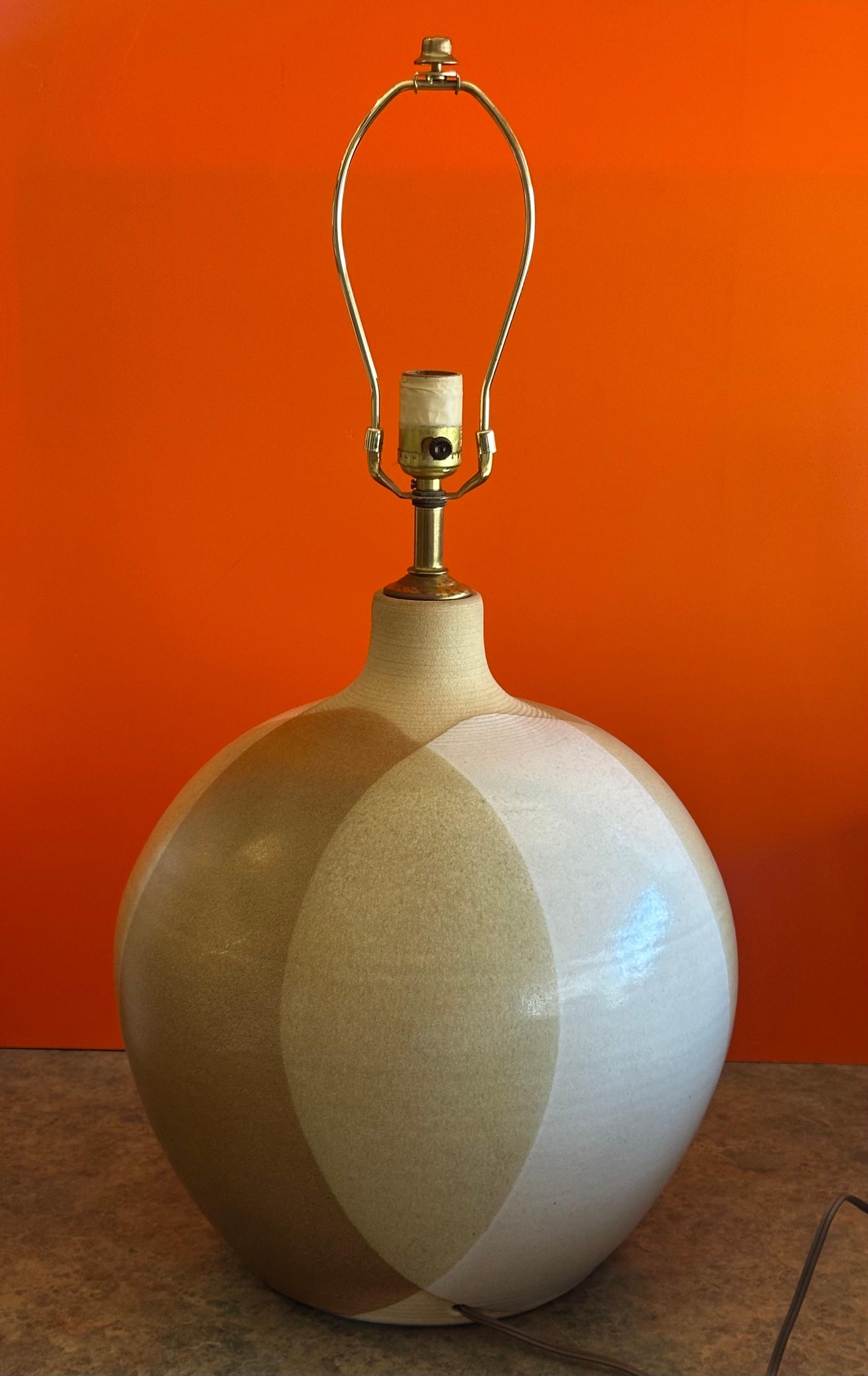 XX secolo Extra Large MCM Studio Pottery Stoneware Table Lamp by Larry & Terry Brown in vendita