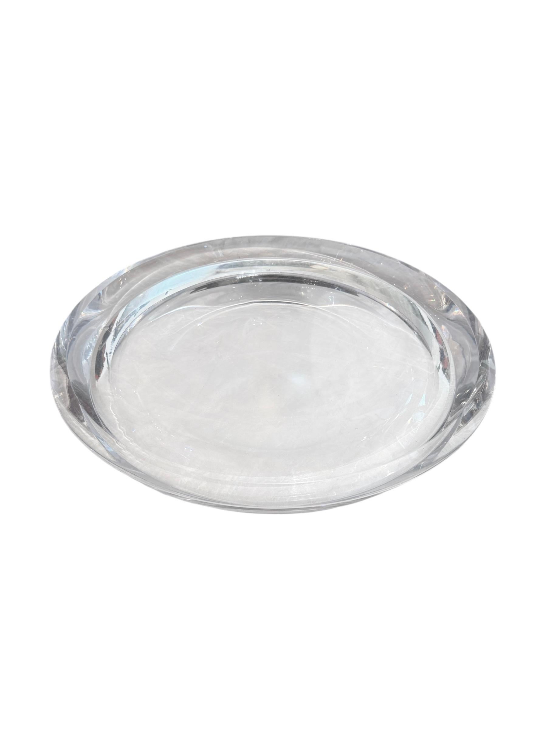 Extra Large Mid-Century Lucite Centerpiece In Good Condition For Sale In Pasadena, CA