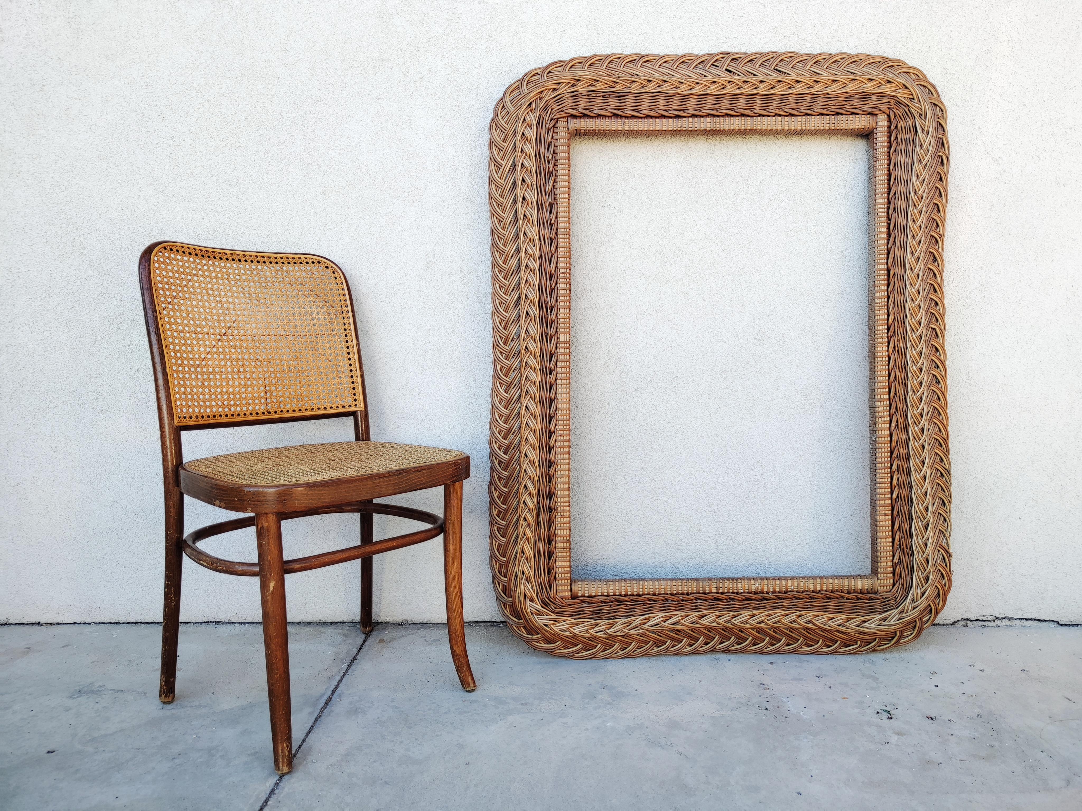 Mid-Century Modern Extra large cadre de miroir moderne en rotin tissé à la main, Italie, années 1960 en vente