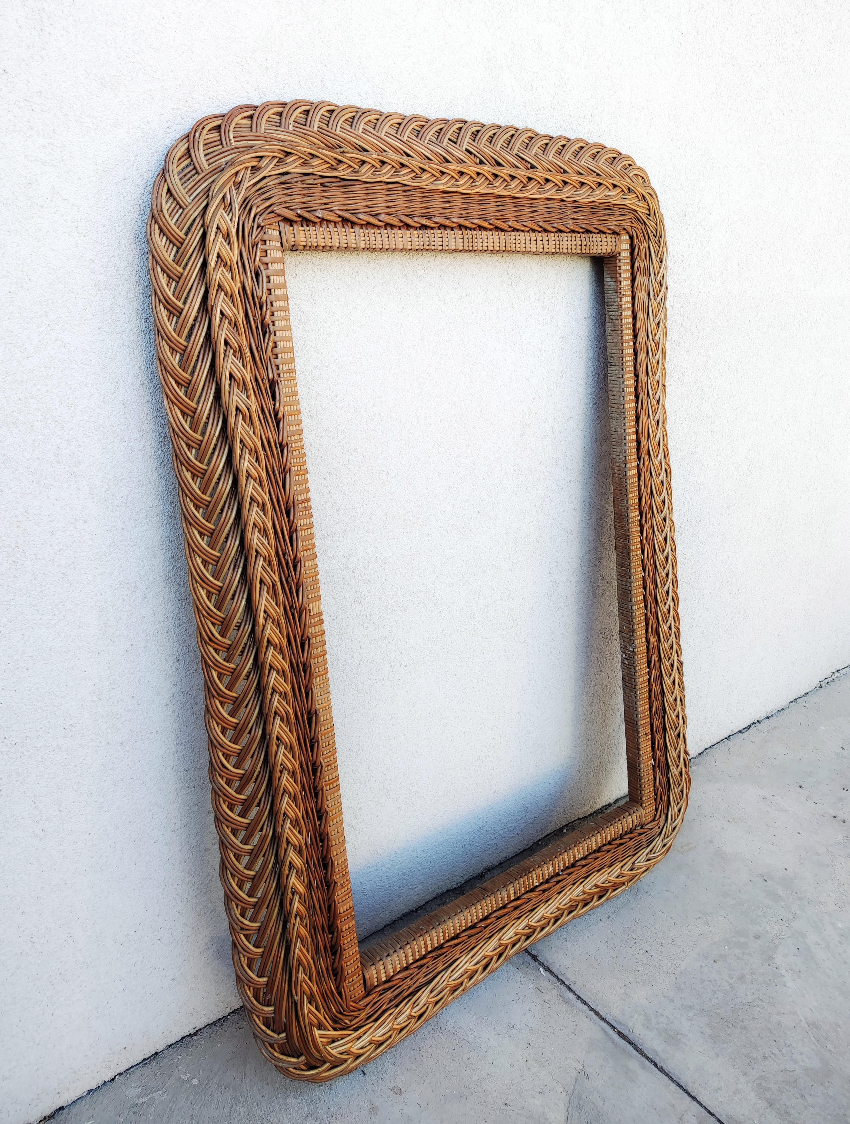 Extra large cadre de miroir moderne en rotin tissé à la main, Italie, années 1960 en vente 1